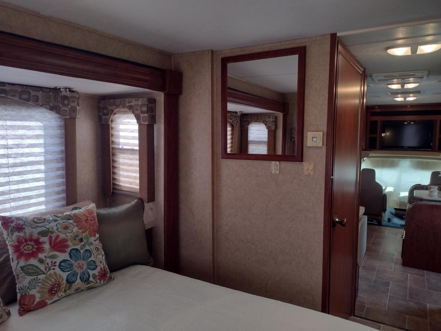 2012 White /BROWN Ford Econoline E450 (1FDXE4FS5BD) with an 6.8L V10 SOHC 20V engine, located at 17760 Hwy 62, Morris, OK, 74445, 35.609104, -95.877060 - SPRING TIME IS HERE WHAT BETTER WAY TO START YOUR TRAVELS IN THIS 2012 FORD E450 2WD FOREST RIVER SUNSEEKER 2860DS CLASS C MOTORHOME 30FT OVERALL. IT FEATURES THE TRITON 6.8L V10 ENGINE, KEYLESS ENTRY, CLOTH MANUAL SEATS, POWER WINDOWS, POWER LOCKS, POWER MIRRORS, CRUISE CONTROL, TOW HAUL MODE, BACK - Photo#51