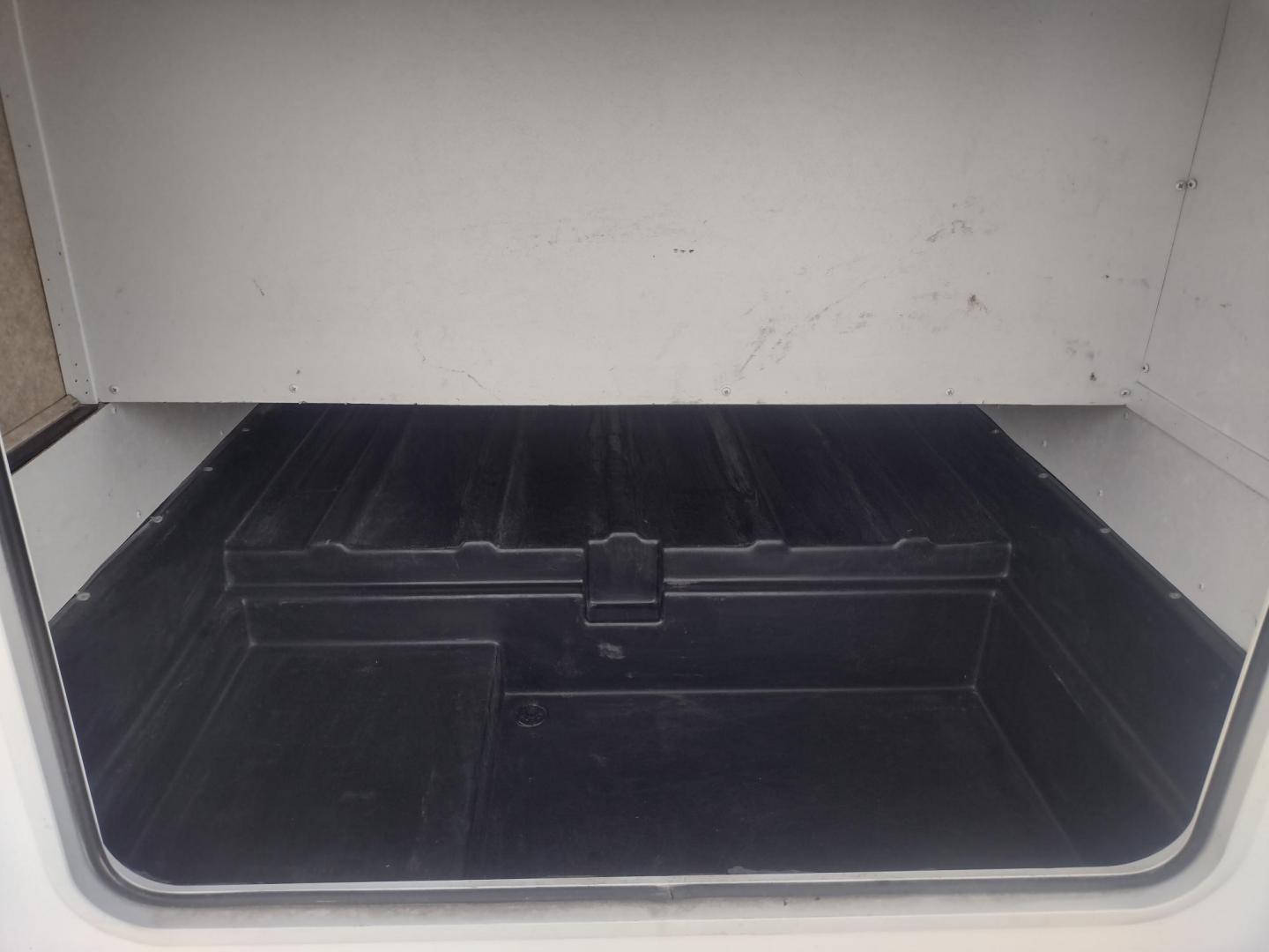 2012 White /BROWN Ford Econoline E450 (1FDXE4FS5BD) with an 6.8L V10 SOHC 20V engine, located at 17760 Hwy 62, Morris, OK, 74445, 35.609104, -95.877060 - SPRING TIME IS HERE WHAT BETTER WAY TO START YOUR TRAVELS IN THIS 2012 FORD E450 2WD FOREST RIVER SUNSEEKER 2860DS CLASS C MOTORHOME 30FT OVERALL. IT FEATURES THE TRITON 6.8L V10 ENGINE, KEYLESS ENTRY, CLOTH MANUAL SEATS, POWER WINDOWS, POWER LOCKS, POWER MIRRORS, CRUISE CONTROL, TOW HAUL MODE, BACK - Photo#64