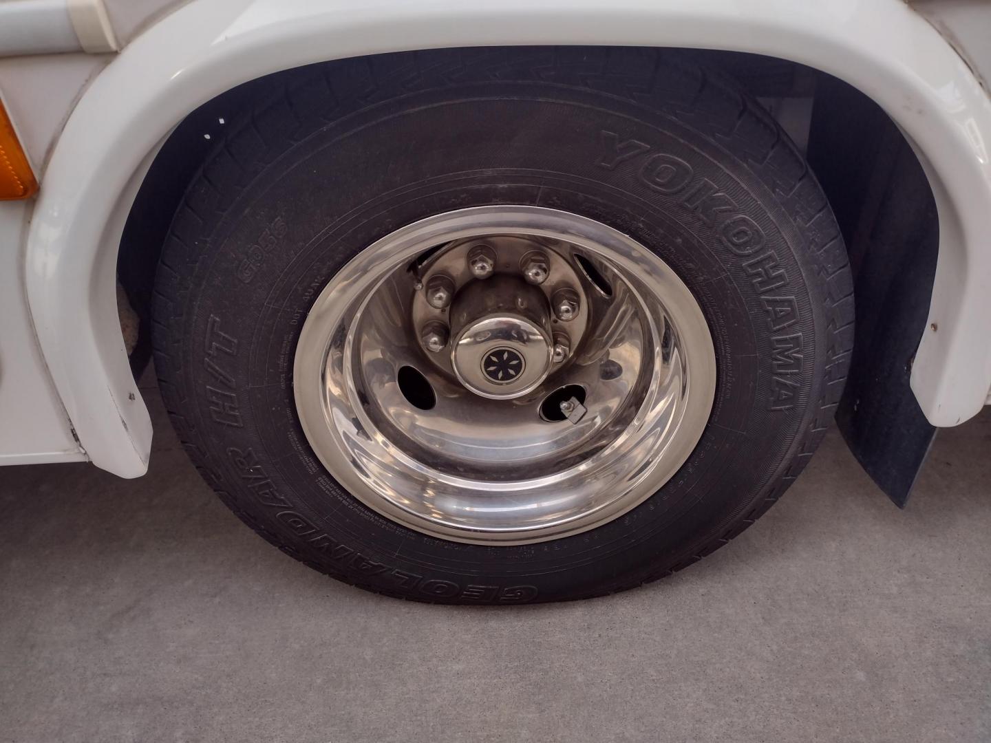 2012 White /BROWN Ford Econoline E450 (1FDXE4FS5BD) with an 6.8L V10 SOHC 20V engine, located at 17760 Hwy 62, Morris, OK, 74445, 35.609104, -95.877060 - SPRING TIME IS HERE WHAT BETTER WAY TO START YOUR TRAVELS IN THIS 2012 FORD E450 2WD FOREST RIVER SUNSEEKER 2860DS CLASS C MOTORHOME 30FT OVERALL. IT FEATURES THE TRITON 6.8L V10 ENGINE, KEYLESS ENTRY, CLOTH MANUAL SEATS, POWER WINDOWS, POWER LOCKS, POWER MIRRORS, CRUISE CONTROL, TOW HAUL MODE, BACK - Photo#74