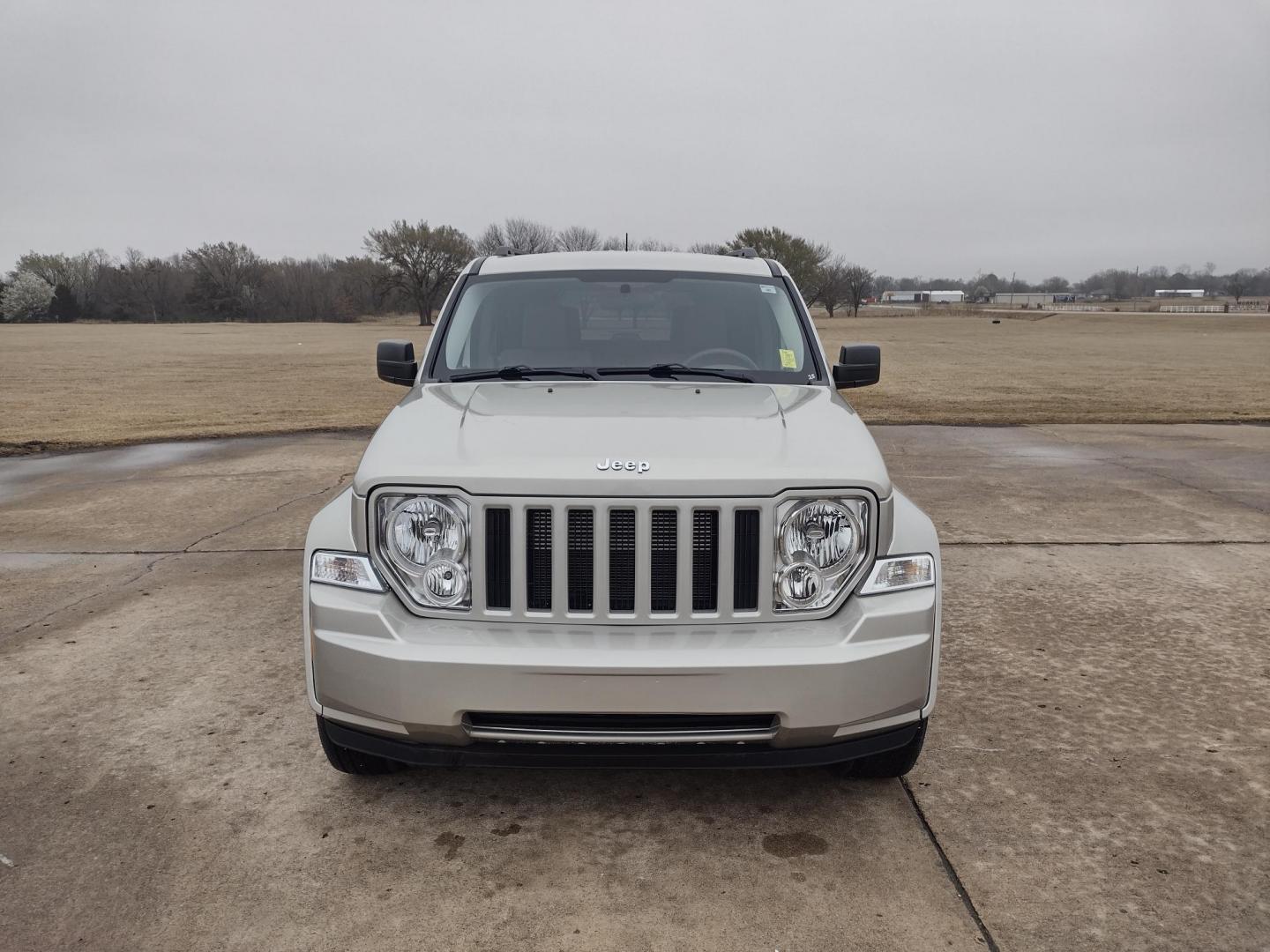 2009 Silver /TAN Jeep Liberty Sport 4WD (1J8GN28K99W) with an 3.7L V6 SOHC 12V engine, 4-Speed Automatic Overdrive transmission, located at 17760 Hwy 62, Morris, OK, 74445, (918) 733-4887, 35.609104, -95.877060 - Photo#1