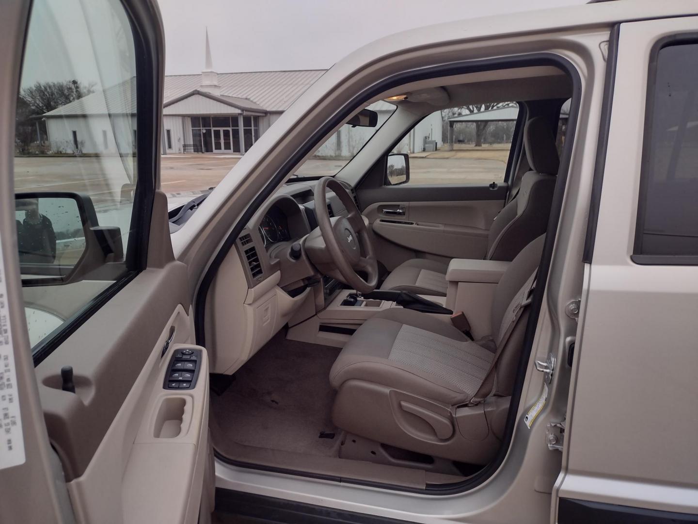 2009 Silver /TAN Jeep Liberty Sport 4WD (1J8GN28K99W) with an 3.7L V6 SOHC 12V engine, 4-Speed Automatic Overdrive transmission, located at 17760 Hwy 62, Morris, OK, 74445, (918) 733-4887, 35.609104, -95.877060 - Photo#8