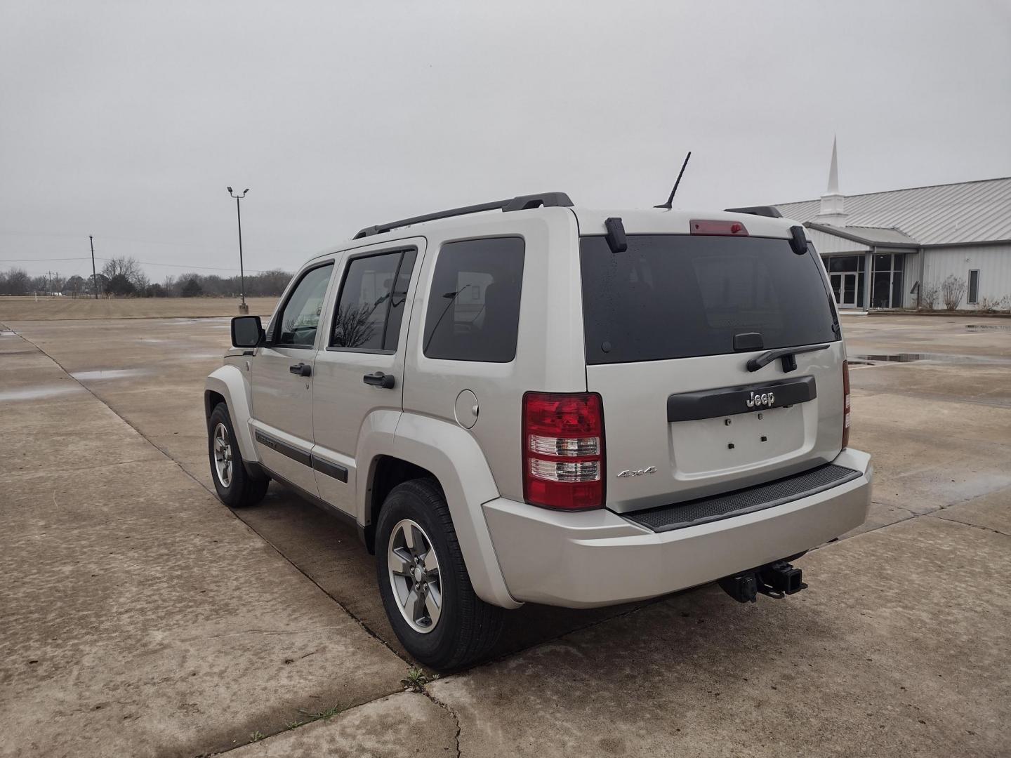 2009 Silver /TAN Jeep Liberty Sport 4WD (1J8GN28K99W) with an 3.7L V6 SOHC 12V engine, 4-Speed Automatic Overdrive transmission, located at 17760 Hwy 62, Morris, OK, 74445, (918) 733-4887, 35.609104, -95.877060 - Photo#6