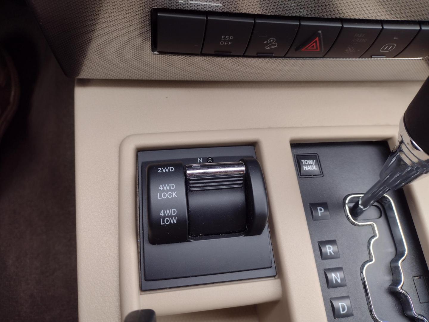 2009 Silver /TAN Jeep Liberty Sport 4WD (1J8GN28K99W) with an 3.7L V6 SOHC 12V engine, 4-Speed Automatic Overdrive transmission, located at 17760 Hwy 62, Morris, OK, 74445, (918) 733-4887, 35.609104, -95.877060 - Photo#15