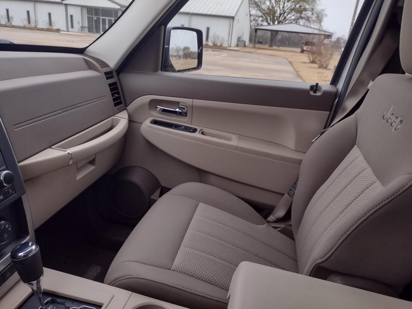 2009 Silver /TAN Jeep Liberty Sport 4WD (1J8GN28K99W) with an 3.7L V6 SOHC 12V engine, 4-Speed Automatic Overdrive transmission, located at 17760 Hwy 62, Morris, OK, 74445, (918) 733-4887, 35.609104, -95.877060 - Photo#16