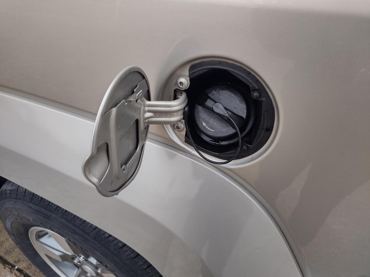 2009 Silver /TAN Jeep Liberty Sport 4WD (1J8GN28K99W) with an 3.7L V6 SOHC 12V engine, 4-Speed Automatic Overdrive transmission, located at 17760 Hwy 62, Morris, OK, 74445, (918) 733-4887, 35.609104, -95.877060 - Photo#21