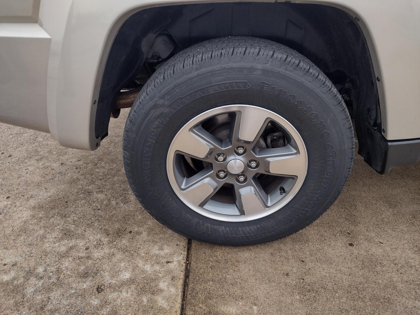 2009 Silver /TAN Jeep Liberty Sport 4WD (1J8GN28K99W) with an 3.7L V6 SOHC 12V engine, 4-Speed Automatic Overdrive transmission, located at 17760 Hwy 62, Morris, OK, 74445, (918) 733-4887, 35.609104, -95.877060 - Photo#29