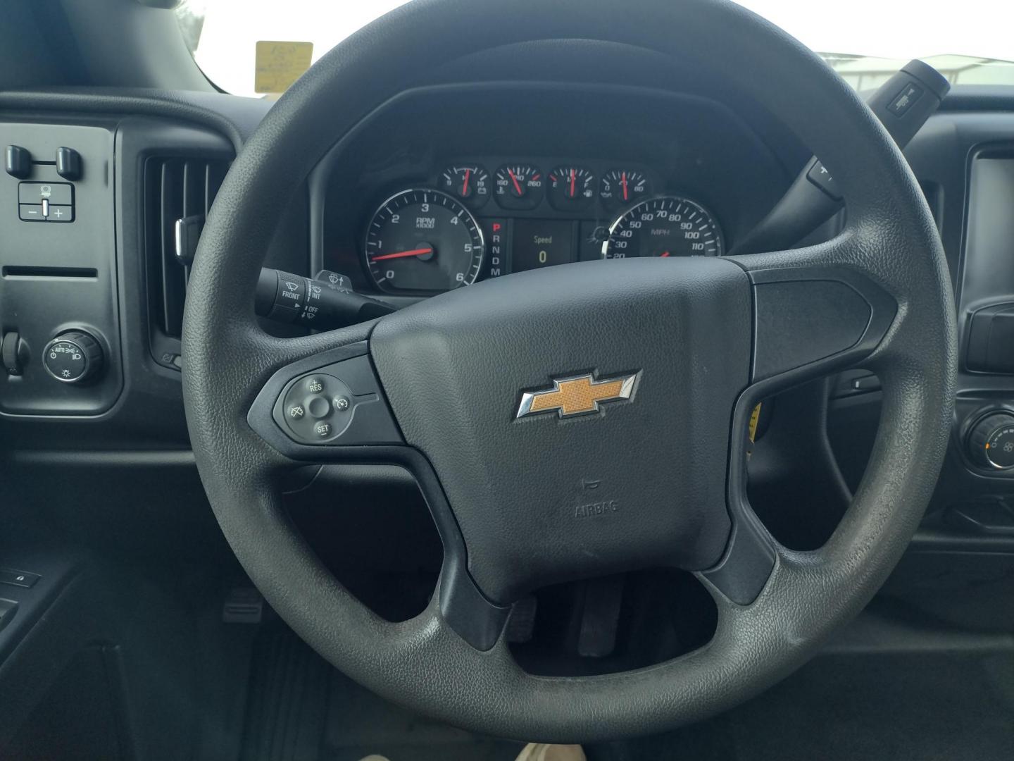 2015 White /GRAY Chevrolet Silverado 2500HD (1GC2CUEG2FZ) with an 6.0L V8 OHV 16V FFV engine, 6-Speed Automatic transmission, located at 17760 Hwy 62, Morris, OK, 74445, (918) 733-4887, 35.609104, -95.877060 - 2015 CHEVY SILVERADO 2500 HD 2WD BI-FUEL SYSTEM THAT RUNS ON CNG OR GASOLINE WITH 6.0L V8 ENIGINE. IT FEATURES POWER LOCKS, POWER WINDOWS, MANUAL SEATS, CLOTH INTERIOR, CRUSIE CONTROL, TRACTION CONTROL, TRAILER BRAKES, AM/FM RADIO, NO BACK SEAT HAS OPEN TOOL BOX, AND TOOL BED. ONLY 231,560 MILES WIT - Photo#12