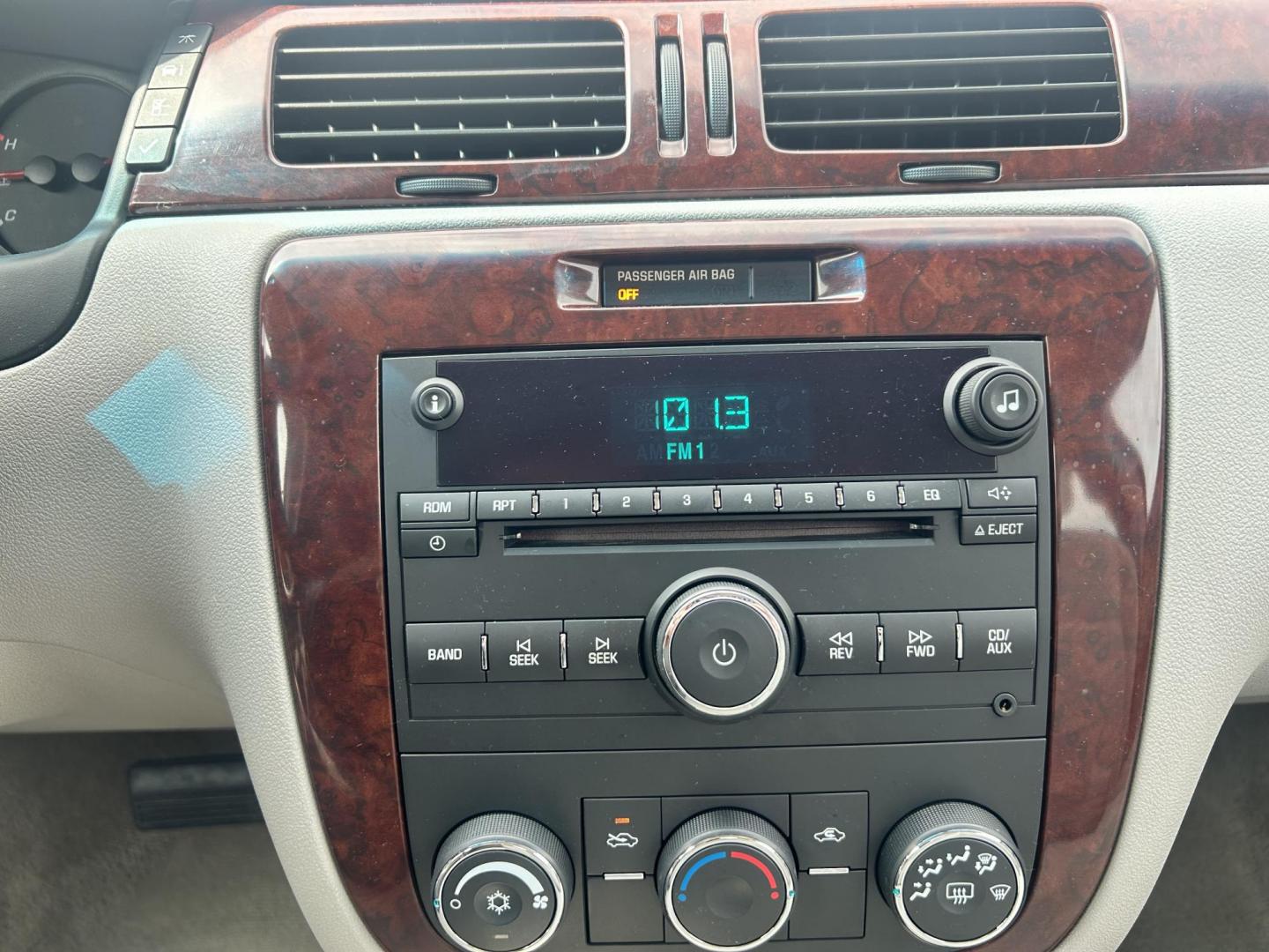 2006 White /GRAY Chevrolet Impala (2G1WB58K669) with an 3.5L V6 OHV 16V FFV engine, 4-Speed Automatic Overdrive transmission, located at 17760 Hwy 62, Morris, OK, 74445, (918) 733-4887, 35.609104, -95.877060 - 2006 CHEVY IMPALA WITH 3.6L V6 ENGINE. ***REBUILT TITLE*** IT FEATURES KEYLESS ENTRY, CLOTH INTERIOR, POWER SEATS, POWER LOCKS, POWER WINDOWS, POWER MIRRORS, AM/FM RADIO, CD PLAYER, AUXILILARY PORT, CRUISE CONTROL, AND TRACTION CONTROL. ****ONLY 20,248 MILES AND NEW FIRESTONE 225/60R16 TIRES.**** - Photo#11