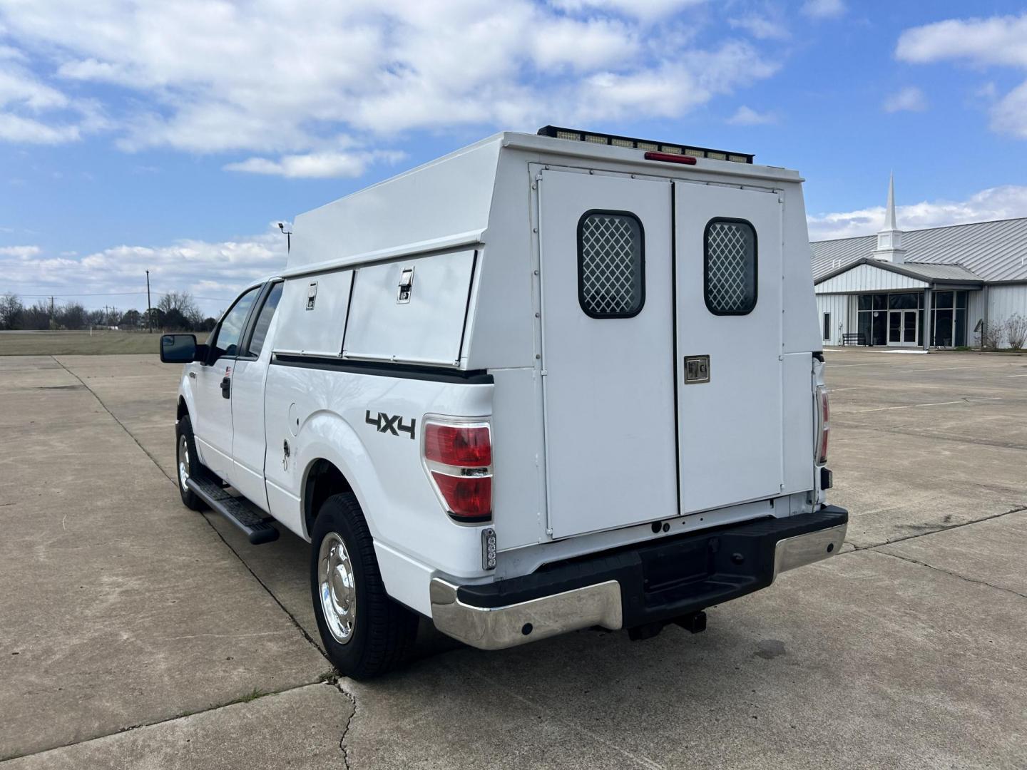 2014 White /Gray Ford F-150 XL (1FTEX1EM8EK) with an 3.7L V6 DOHC 24V engine, 6-Speed Automatic transmission, located at 17760 Hwy 62, Morris, OK, 74445, (918) 733-4887, 35.609104, -95.877060 - 2014 FORD F-150 4WD HAS A 3.7L V6 ENGINGE BI-FUEL SYSTEM RUNS ON CNG (COMPRESSED NATURAL GAS) OR GASOLINE. IT FEATURES CLOTH INTERIOR, MANUAL SEATS, POWER WINDOWS, POWER LOCKS, POWER MIRRORS, AM/FM STEREO, SIRIUS RADIO, CD PLAYER, AUXILLIARY PORT, CRUISE CONTROL, TRACTION CONTROL, BACKUP CAMERA, MUL - Photo#6