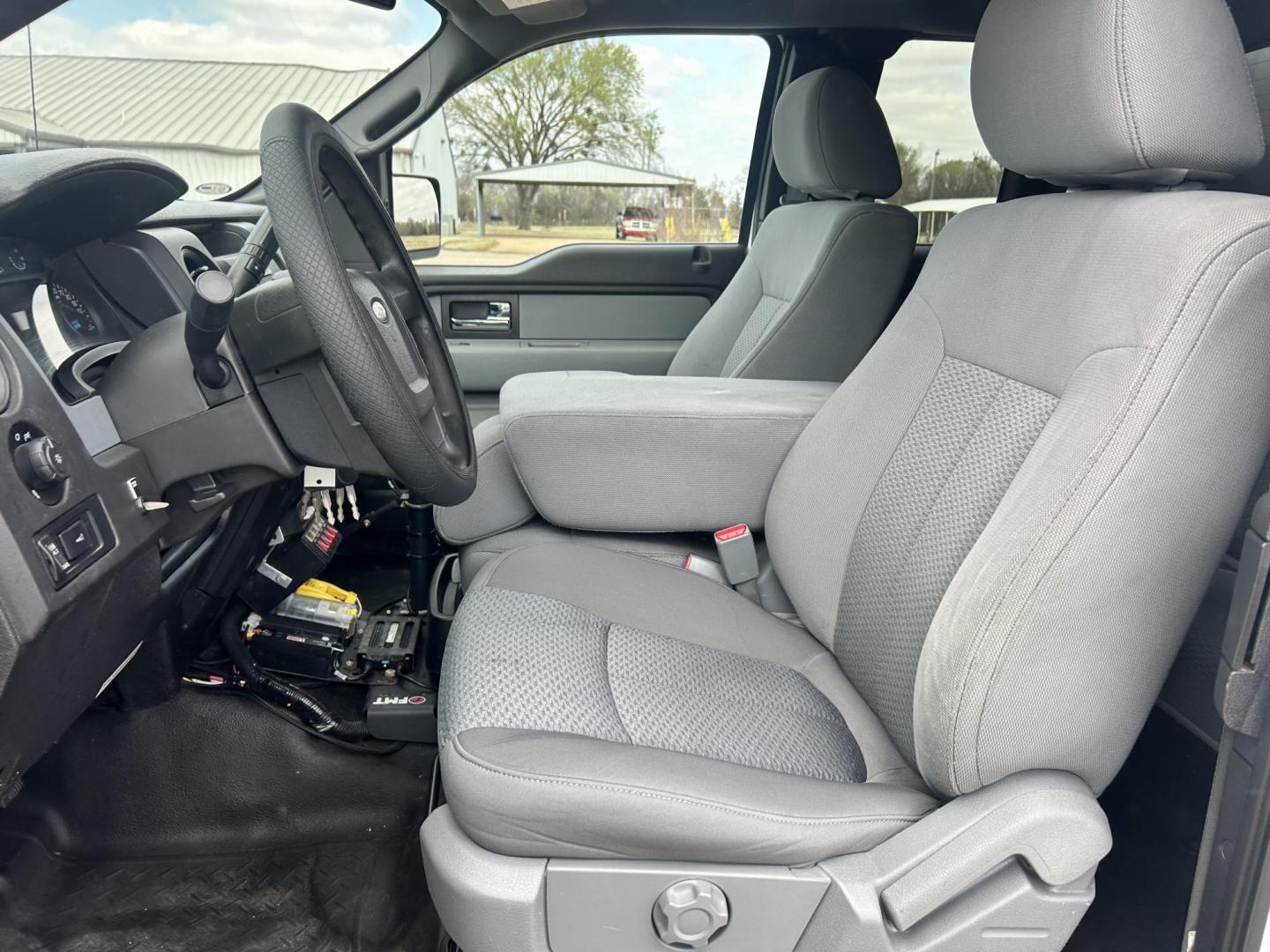 2014 White /Gray Ford F-150 XL (1FTEX1EM8EK) with an 3.7L V6 DOHC 24V engine, 6-Speed Automatic transmission, located at 17760 Hwy 62, Morris, OK, 74445, (918) 733-4887, 35.609104, -95.877060 - 2014 FORD F-150 4WD HAS A 3.7L V6 ENGINGE BI-FUEL SYSTEM RUNS ON CNG (COMPRESSED NATURAL GAS) OR GASOLINE. IT FEATURES CLOTH INTERIOR, MANUAL SEATS, POWER WINDOWS, POWER LOCKS, POWER MIRRORS, AM/FM STEREO, SIRIUS RADIO, CD PLAYER, AUXILLIARY PORT, CRUISE CONTROL, TRACTION CONTROL, BACKUP CAMERA, MUL - Photo#8