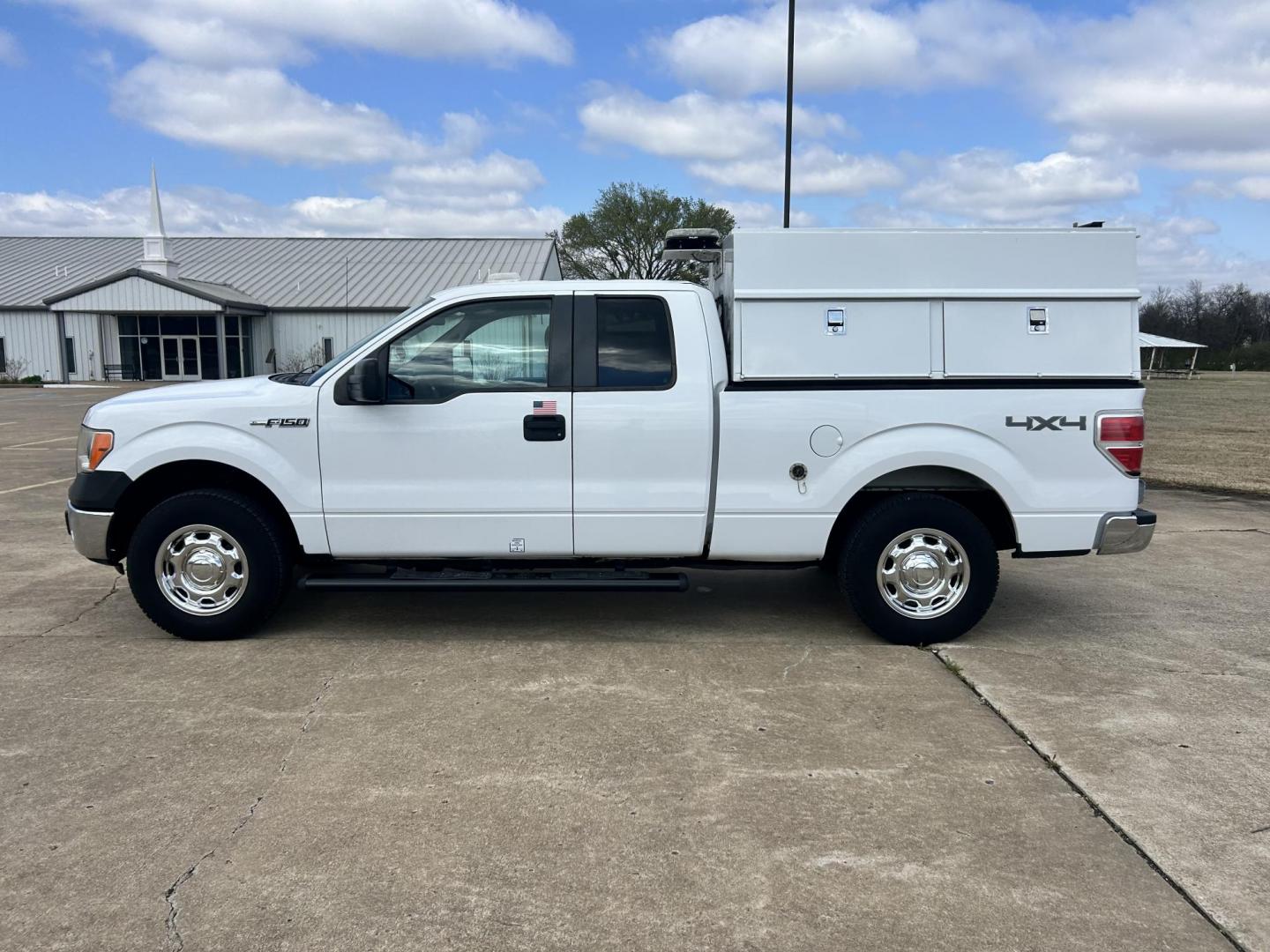 2014 White /Gray Ford F-150 XL (1FTEX1EM8EK) with an 3.7L V6 DOHC 24V engine, 6-Speed Automatic transmission, located at 17760 Hwy 62, Morris, OK, 74445, (918) 733-4887, 35.609104, -95.877060 - 2014 FORD F-150 4WD HAS A 3.7L V6 ENGINGE BI-FUEL SYSTEM RUNS ON CNG (COMPRESSED NATURAL GAS) OR GASOLINE. IT FEATURES CLOTH INTERIOR, MANUAL SEATS, POWER WINDOWS, POWER LOCKS, POWER MIRRORS, AM/FM STEREO, SIRIUS RADIO, CD PLAYER, AUXILLIARY PORT, CRUISE CONTROL, TRACTION CONTROL, BACKUP CAMERA, MUL - Photo#7