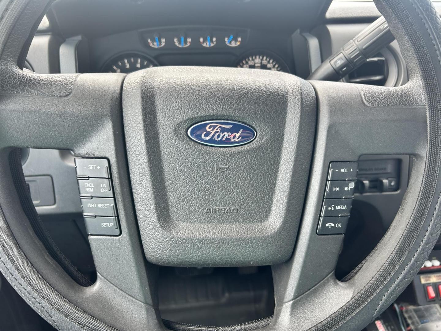 2014 White /Gray Ford F-150 XL (1FTEX1EM8EK) with an 3.7L V6 DOHC 24V engine, 6-Speed Automatic transmission, located at 17760 Hwy 62, Morris, OK, 74445, (918) 733-4887, 35.609104, -95.877060 - 2014 FORD F-150 4WD HAS A 3.7L V6 ENGINGE BI-FUEL SYSTEM RUNS ON CNG (COMPRESSED NATURAL GAS) OR GASOLINE. IT FEATURES CLOTH INTERIOR, MANUAL SEATS, POWER WINDOWS, POWER LOCKS, POWER MIRRORS, AM/FM STEREO, SIRIUS RADIO, CD PLAYER, AUXILLIARY PORT, CRUISE CONTROL, TRACTION CONTROL, BACKUP CAMERA, MUL - Photo#12