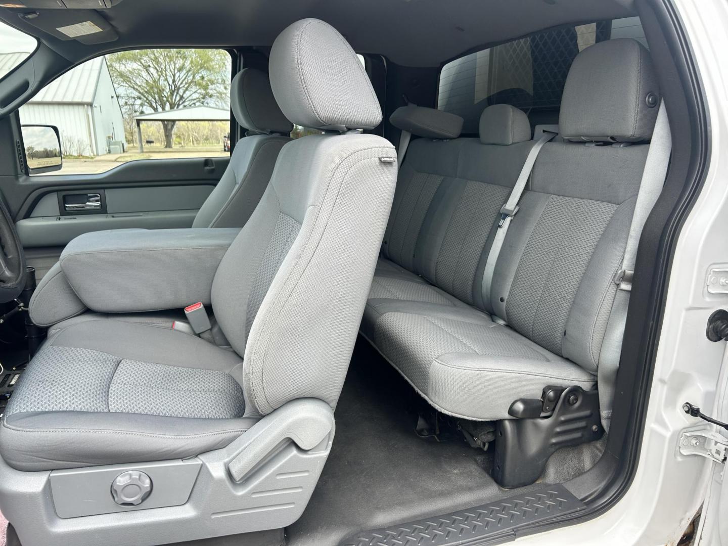 2014 White /Gray Ford F-150 XL (1FTEX1EM8EK) with an 3.7L V6 DOHC 24V engine, 6-Speed Automatic transmission, located at 17760 Hwy 62, Morris, OK, 74445, (918) 733-4887, 35.609104, -95.877060 - 2014 FORD F-150 4WD HAS A 3.7L V6 ENGINGE BI-FUEL SYSTEM RUNS ON CNG (COMPRESSED NATURAL GAS) OR GASOLINE. IT FEATURES CLOTH INTERIOR, MANUAL SEATS, POWER WINDOWS, POWER LOCKS, POWER MIRRORS, AM/FM STEREO, SIRIUS RADIO, CD PLAYER, AUXILLIARY PORT, CRUISE CONTROL, TRACTION CONTROL, BACKUP CAMERA, MUL - Photo#18