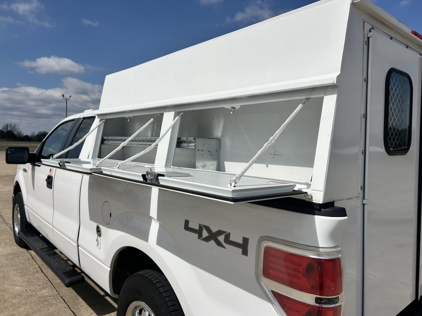2014 White /Gray Ford F-150 XL (1FTEX1EM8EK) with an 3.7L V6 DOHC 24V engine, 6-Speed Automatic transmission, located at 17760 Hwy 62, Morris, OK, 74445, (918) 733-4887, 35.609104, -95.877060 - 2014 FORD F-150 4WD HAS A 3.7L V6 ENGINGE BI-FUEL SYSTEM RUNS ON CNG (COMPRESSED NATURAL GAS) OR GASOLINE. IT FEATURES CLOTH INTERIOR, MANUAL SEATS, POWER WINDOWS, POWER LOCKS, POWER MIRRORS, AM/FM STEREO, SIRIUS RADIO, CD PLAYER, AUXILLIARY PORT, CRUISE CONTROL, TRACTION CONTROL, BACKUP CAMERA, MUL - Photo#19