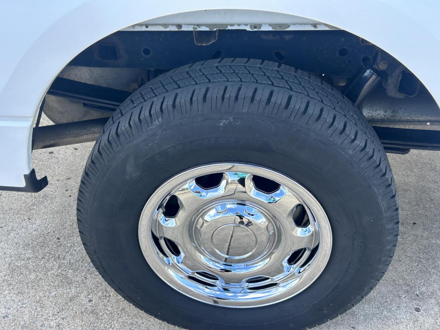 2014 White /Gray Ford F-150 XL (1FTEX1EM8EK) with an 3.7L V6 DOHC 24V engine, 6-Speed Automatic transmission, located at 17760 Hwy 62, Morris, OK, 74445, (918) 733-4887, 35.609104, -95.877060 - 2014 FORD F-150 4WD HAS A 3.7L V6 ENGINGE BI-FUEL SYSTEM RUNS ON CNG (COMPRESSED NATURAL GAS) OR GASOLINE. IT FEATURES CLOTH INTERIOR, MANUAL SEATS, POWER WINDOWS, POWER LOCKS, POWER MIRRORS, AM/FM STEREO, SIRIUS RADIO, CD PLAYER, AUXILLIARY PORT, CRUISE CONTROL, TRACTION CONTROL, BACKUP CAMERA, MUL - Photo#32