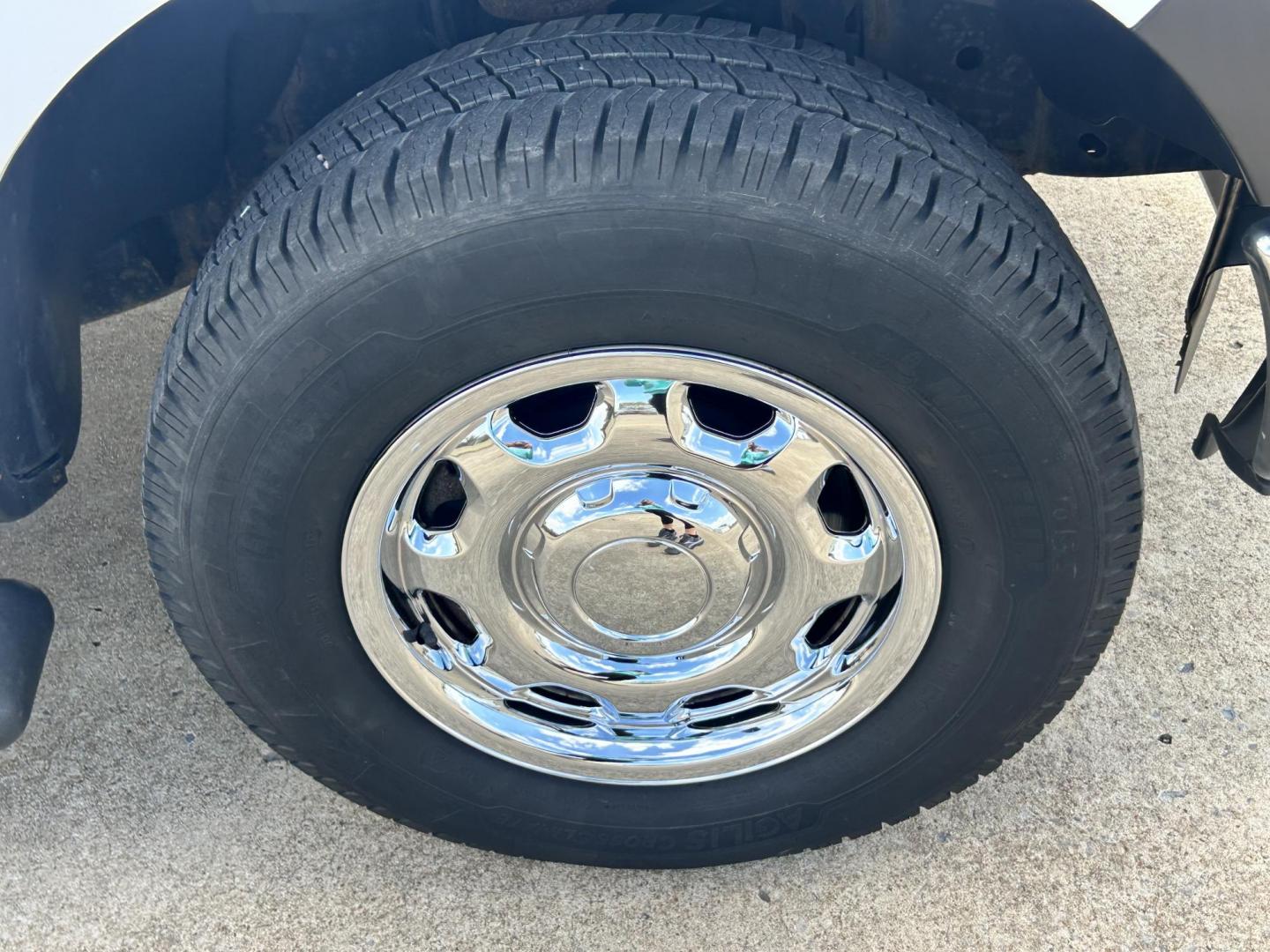 2014 White /Gray Ford F-150 XL (1FTEX1EM8EK) with an 3.7L V6 DOHC 24V engine, 6-Speed Automatic transmission, located at 17760 Hwy 62, Morris, OK, 74445, (918) 733-4887, 35.609104, -95.877060 - 2014 FORD F-150 4WD HAS A 3.7L V6 ENGINGE BI-FUEL SYSTEM RUNS ON CNG (COMPRESSED NATURAL GAS) OR GASOLINE. IT FEATURES CLOTH INTERIOR, MANUAL SEATS, POWER WINDOWS, POWER LOCKS, POWER MIRRORS, AM/FM STEREO, SIRIUS RADIO, CD PLAYER, AUXILLIARY PORT, CRUISE CONTROL, TRACTION CONTROL, BACKUP CAMERA, MUL - Photo#31