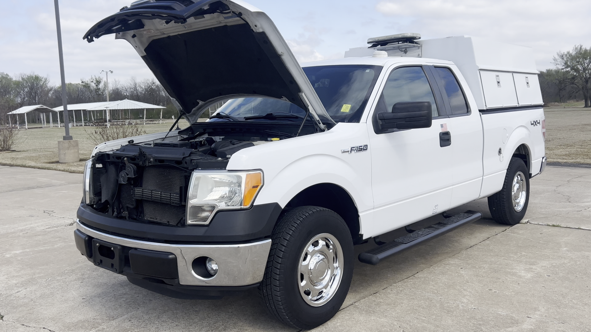2014 White /Gray Ford F-150 XL (1FTEX1EM8EK) with an 3.7L V6 DOHC 24V engine, 6-Speed Automatic transmission, located at 17760 Hwy 62, Morris, OK, 74445, (918) 733-4887, 35.609104, -95.877060- Photo#39