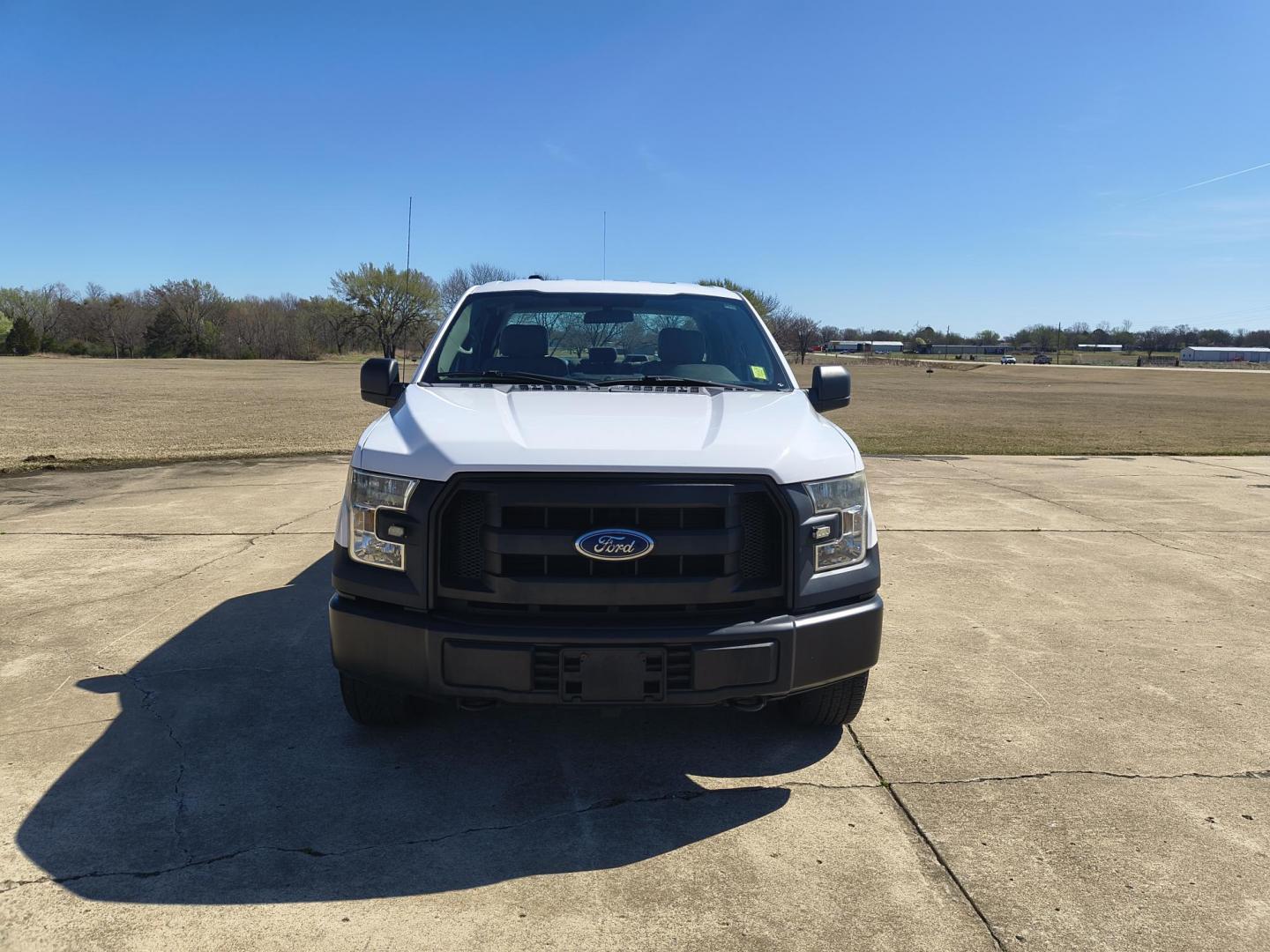 2016 White /GRAY Ford F-150 XL (1FTFX1EF1GK) with an 5.0L V8 engine, 6A transmission, located at 17760 Hwy 62, Morris, OK, 74445, (918) 733-4887, 35.609104, -95.877060 - 2016 FORD F-150 4WD HAS THE 5.0L V8 ENGINE BI-FUEL SYSTEM RUNS ON CNG OR GASOLINE. IT FEATURES KEYLESS REMOTE ENTRY, MANUAL LEATHER SEATS, POWER LOCKS, POWER WINDOWS, POWER MIRROR, AM/FM STEREO, CD PLAYER, USB PORT, CRUISE CONTROL, TRACTION CONTROL, MULTI-FUNCTIONING STEERING WHEEL CONTROLS, TRAIL - Photo#1