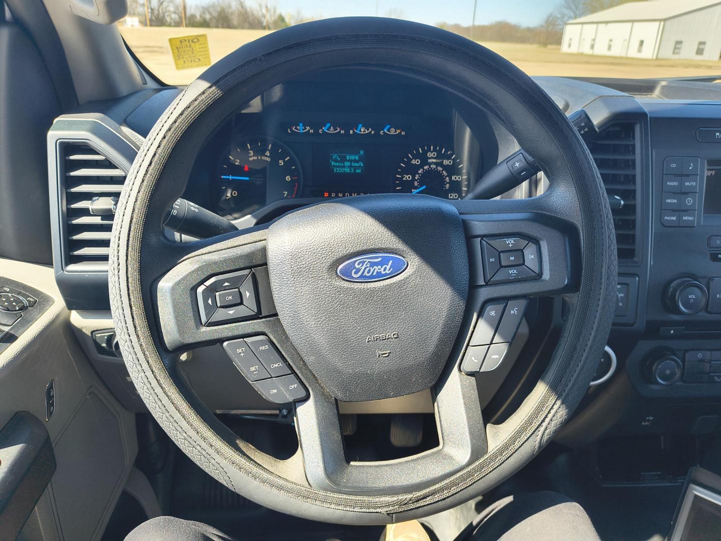 2016 White /GRAY Ford F-150 XL (1FTFX1EF1GK) with an 5.0L V8 engine, 6A transmission, located at 17760 Hwy 62, Morris, OK, 74445, (918) 733-4887, 35.609104, -95.877060 - 2016 FORD F-150 4WD HAS THE 5.0L V8 ENGINE BI-FUEL SYSTEM RUNS ON CNG OR GASOLINE. IT FEATURES KEYLESS REMOTE ENTRY, MANUAL LEATHER SEATS, POWER LOCKS, POWER WINDOWS, POWER MIRROR, AM/FM STEREO, CD PLAYER, USB PORT, CRUISE CONTROL, TRACTION CONTROL, MULTI-FUNCTIONING STEERING WHEEL CONTROLS, TRAIL - Photo#12