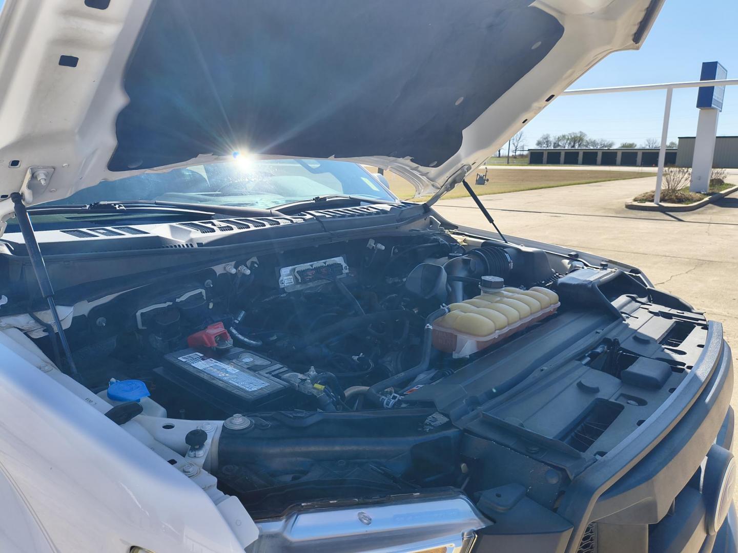 2016 White /GRAY Ford F-150 XL (1FTFX1EF1GK) with an 5.0L V8 engine, 6A transmission, located at 17760 Hwy 62, Morris, OK, 74445, (918) 733-4887, 35.609104, -95.877060 - 2016 FORD F-150 4WD HAS THE 5.0L V8 ENGINE BI-FUEL SYSTEM RUNS ON CNG OR GASOLINE. IT FEATURES KEYLESS REMOTE ENTRY, MANUAL LEATHER SEATS, POWER LOCKS, POWER WINDOWS, POWER MIRROR, AM/FM STEREO, CD PLAYER, USB PORT, CRUISE CONTROL, TRACTION CONTROL, MULTI-FUNCTIONING STEERING WHEEL CONTROLS, TRAIL - Photo#26