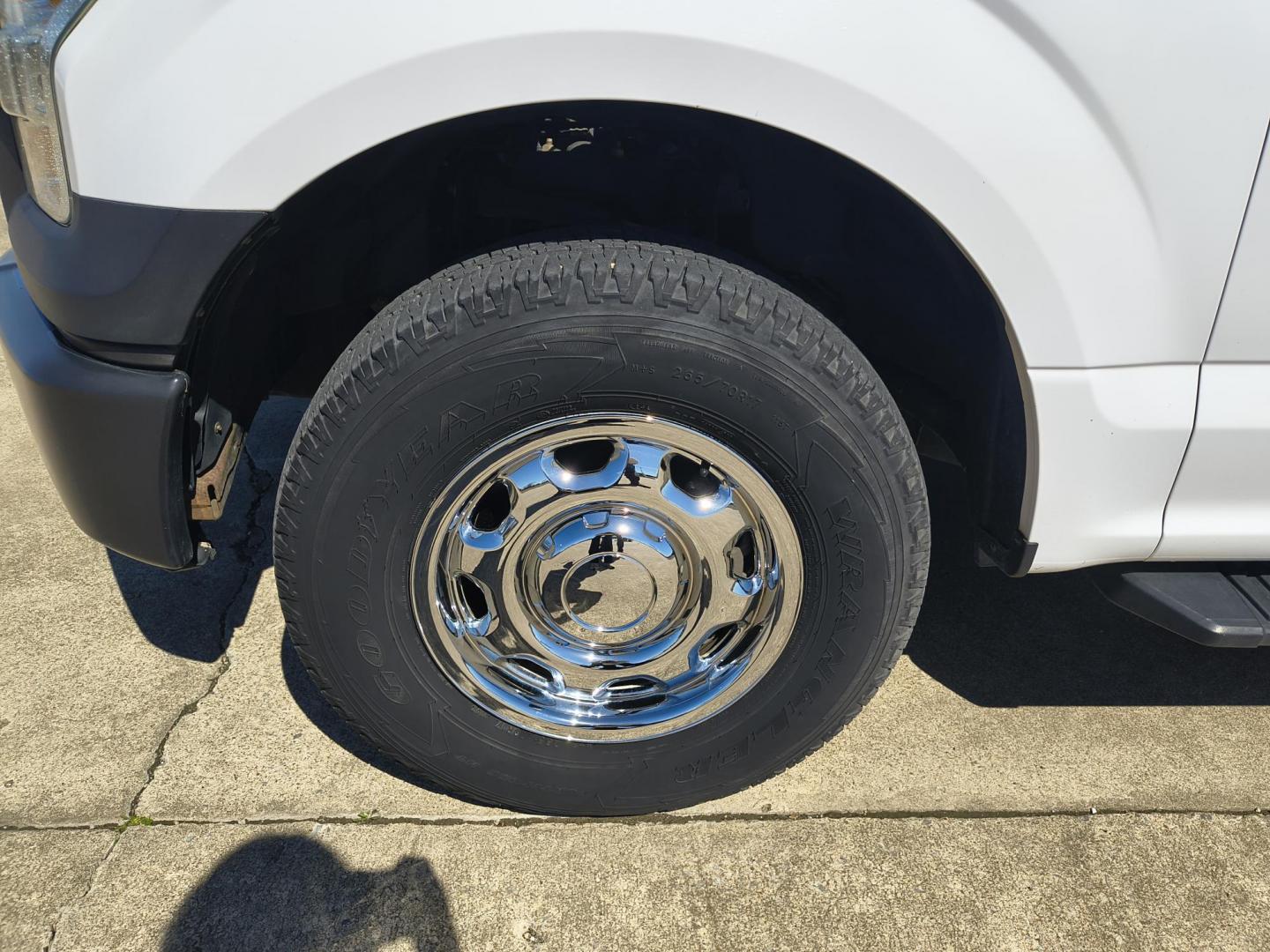 2016 White /GRAY Ford F-150 XL (1FTFX1EF1GK) with an 5.0L V8 engine, 6A transmission, located at 17760 Hwy 62, Morris, OK, 74445, (918) 733-4887, 35.609104, -95.877060 - 2016 FORD F-150 4WD HAS THE 5.0L V8 ENGINE BI-FUEL SYSTEM RUNS ON CNG OR GASOLINE. IT FEATURES KEYLESS REMOTE ENTRY, MANUAL LEATHER SEATS, POWER LOCKS, POWER WINDOWS, POWER MIRROR, AM/FM STEREO, CD PLAYER, USB PORT, CRUISE CONTROL, TRACTION CONTROL, MULTI-FUNCTIONING STEERING WHEEL CONTROLS, TRAIL - Photo#31