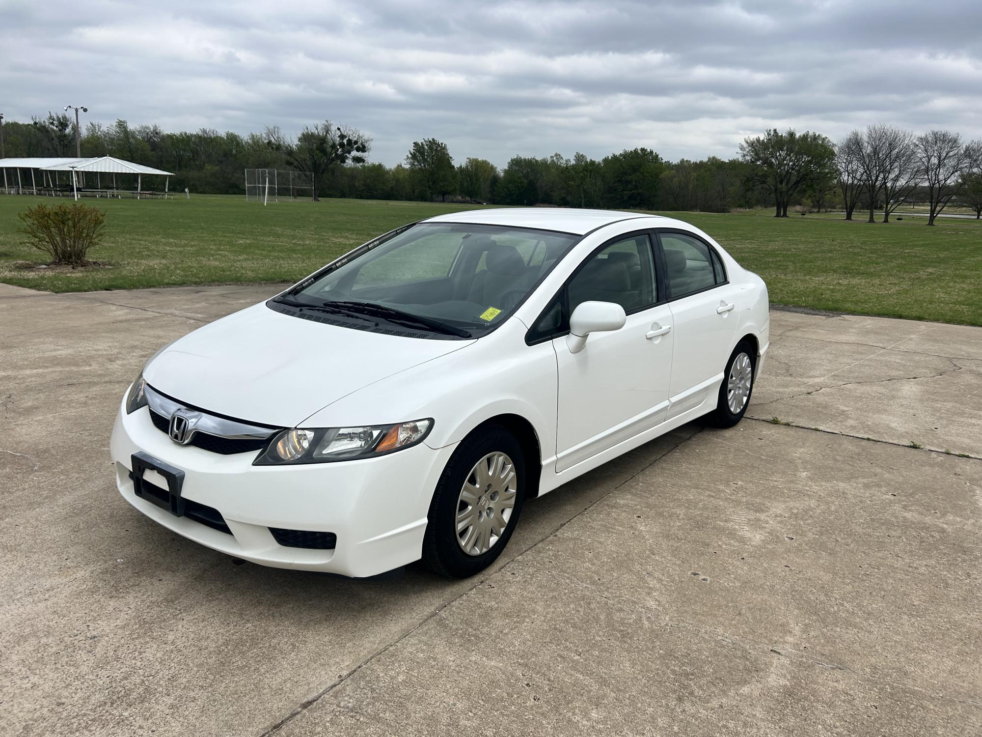 photo of 2009 HONDA CIVIC DEDICATED CNG THAT ONLY RUNS ON COMPRESSED NATURAL GAS $690 TAX CREDIT AVAILABLE......SEE HOW OKLAHOMAN'S CAN OPERATE FOR LESS THAN $1.00 PER GALLON!!...HIT SHOW MORE BELOW IN OUR DESCRIPTION