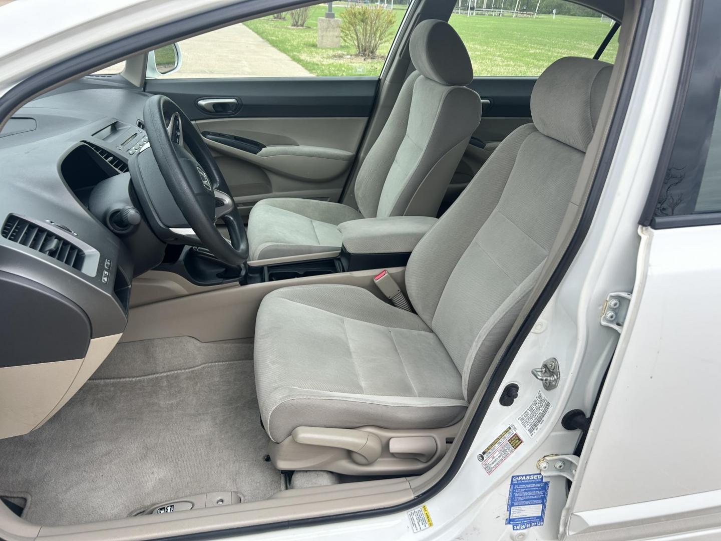 2009 White /Gray Honda Civic GX 5-Speed AT (1HGFA46539L) with an 1.8L L4 SOHC 16V CNG engine, 5-Speed Automatic transmission, located at 17760 Hwy 62, Morris, OK, 74445, (918) 733-4887, 35.609104, -95.877060 - 2009 HONDA CIVIC 1.8L FWD DEDICATED CNG (COMPRESSED NATURAL GAS) VEHICLE. FEATURES REMOTE KEYLESS ENTRY, POWER LOCKS, POWER WINDOWS, POWER MIRRORS, MANUEL SEATS, AM/FM RADIO, CD PLAYER, AUX, CRUISE CONTROL, TRACTION CONTROL, CLOTH SEATS, AND 195/65R15 TIRES. ONLY 24,358 MILES AND HAS A CLEAN TITLE. - Photo#8