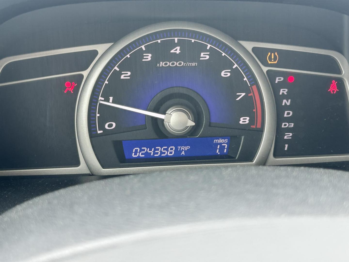 2009 White /Gray Honda Civic GX 5-Speed AT (1HGFA46539L) with an 1.8L L4 SOHC 16V CNG engine, 5-Speed Automatic transmission, located at 17760 Hwy 62, Morris, OK, 74445, (918) 733-4887, 35.609104, -95.877060 - 2009 HONDA CIVIC 1.8L FWD DEDICATED CNG (COMPRESSED NATURAL GAS) VEHICLE. FEATURES REMOTE KEYLESS ENTRY, POWER LOCKS, POWER WINDOWS, POWER MIRRORS, MANUEL SEATS, AM/FM RADIO, CD PLAYER, AUX, CRUISE CONTROL, TRACTION CONTROL, CLOTH SEATS, AND 195/65R15 TIRES. ONLY 24,358 MILES AND HAS A CLEAN TITLE. - Photo#10