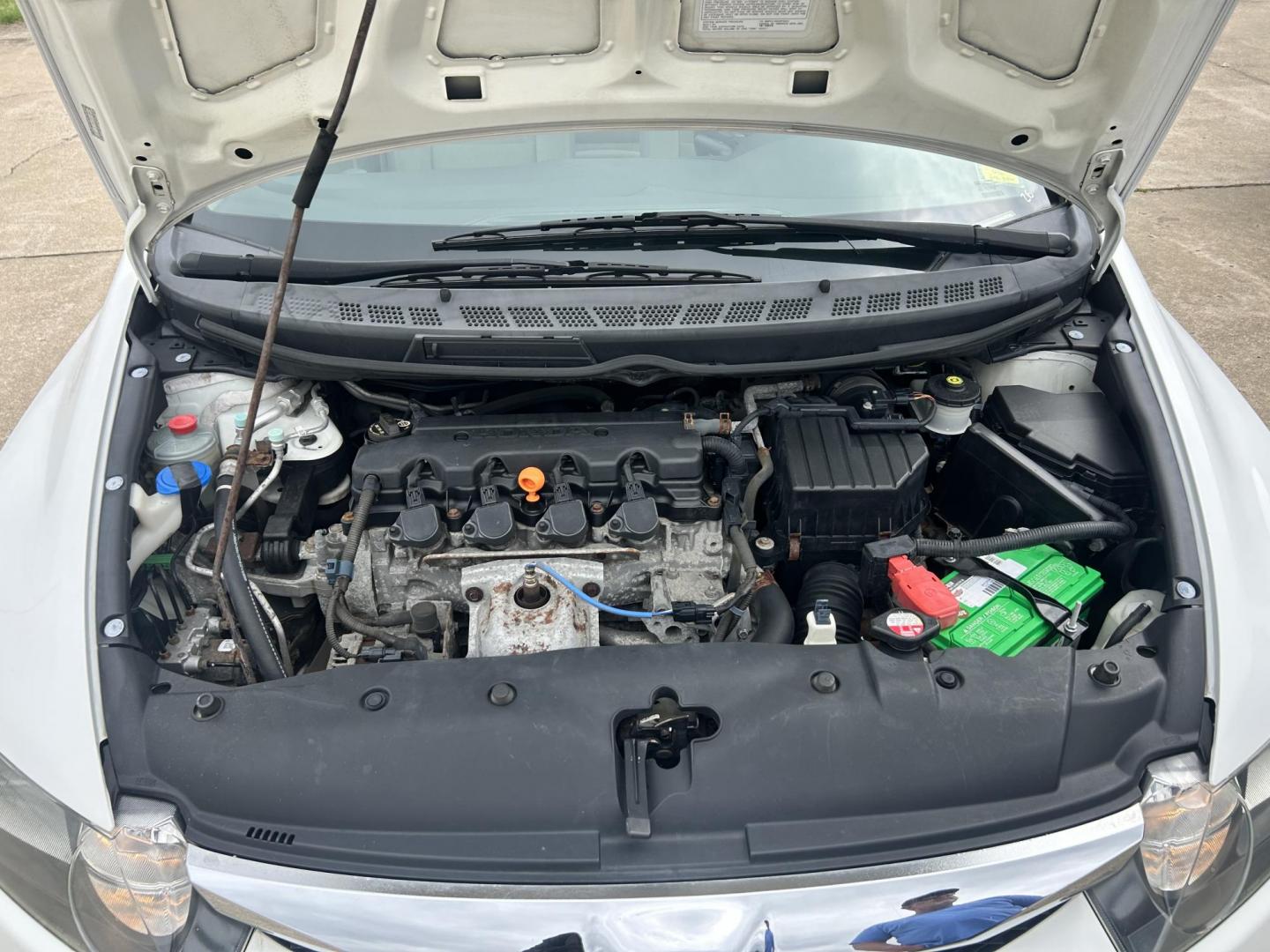 2009 White /Gray Honda Civic GX 5-Speed AT (1HGFA46539L) with an 1.8L L4 SOHC 16V CNG engine, 5-Speed Automatic transmission, located at 17760 Hwy 62, Morris, OK, 74445, (918) 733-4887, 35.609104, -95.877060 - 2009 HONDA CIVIC 1.8L FWD DEDICATED CNG (COMPRESSED NATURAL GAS) VEHICLE. FEATURES REMOTE KEYLESS ENTRY, POWER LOCKS, POWER WINDOWS, POWER MIRRORS, MANUEL SEATS, AM/FM RADIO, CD PLAYER, AUX, CRUISE CONTROL, TRACTION CONTROL, CLOTH SEATS, AND 195/65R15 TIRES. ONLY 24,358 MILES AND HAS A CLEAN TITLE. - Photo#14