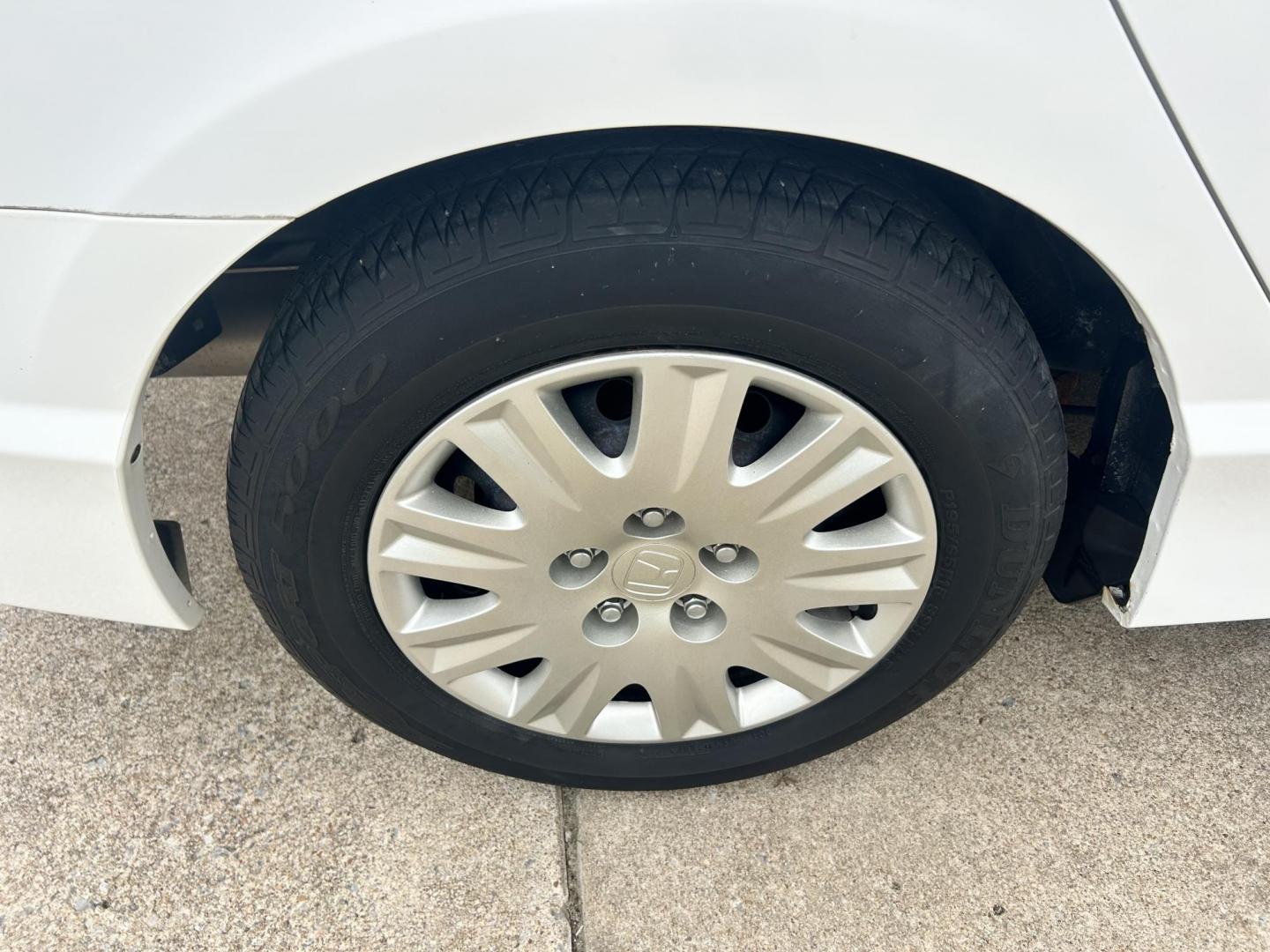 2009 White /Gray Honda Civic GX 5-Speed AT (1HGFA46539L) with an 1.8L L4 SOHC 16V CNG engine, 5-Speed Automatic transmission, located at 17760 Hwy 62, Morris, OK, 74445, (918) 733-4887, 35.609104, -95.877060 - 2009 HONDA CIVIC 1.8L FWD DEDICATED CNG (COMPRESSED NATURAL GAS) VEHICLE. FEATURES REMOTE KEYLESS ENTRY, POWER LOCKS, POWER WINDOWS, POWER MIRRORS, MANUEL SEATS, AM/FM RADIO, CD PLAYER, AUX, CRUISE CONTROL, TRACTION CONTROL, CLOTH SEATS, AND 195/65R15 TIRES. ONLY 24,358 MILES AND HAS A CLEAN TITLE. - Photo#21