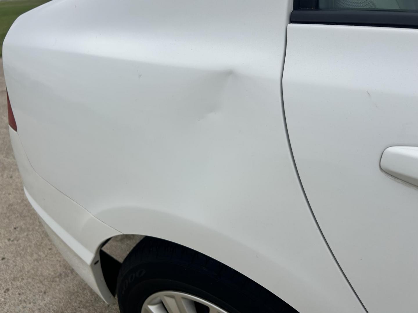 2009 White /Gray Honda Civic GX 5-Speed AT (1HGFA46539L) with an 1.8L L4 SOHC 16V CNG engine, 5-Speed Automatic transmission, located at 17760 Hwy 62, Morris, OK, 74445, (918) 733-4887, 35.609104, -95.877060 - 2009 HONDA CIVIC 1.8L FWD DEDICATED CNG (COMPRESSED NATURAL GAS) VEHICLE. FEATURES REMOTE KEYLESS ENTRY, POWER LOCKS, POWER WINDOWS, POWER MIRRORS, MANUEL SEATS, AM/FM RADIO, CD PLAYER, AUX, CRUISE CONTROL, TRACTION CONTROL, CLOTH SEATS, AND 195/65R15 TIRES. ONLY 24,358 MILES AND HAS A CLEAN TITLE. - Photo#24