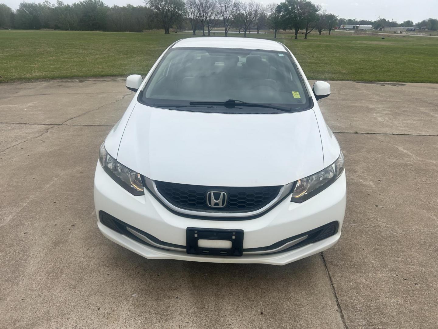 2013 White /Gray Honda Civic (19XFB5F53DE) with an 1.8L L4 SOHC 16V CNG engine, 5A transmission, located at 17760 Hwy 62, Morris, OK, 74445, (918) 733-4887, 35.609104, -95.877060 - 2013 HONDA CIVIC DEDICATED CNG (RUNS ONLY ON COMPRESSED NATURAL GAS) HAS A 1.8L 4 CYLINDER ENGINE AND IS 2WD. FEATURES MANUAL SEATS, POWER LOCKS, POWER MIRRORS, POWER WINDOWS. HAS AM/FM RADIO, CD PLAYER, AUX PORT, CRUISE CONTROL, MULTI-FUNCTION STEERING WHEEL CONTROL, AND TRACTION CONTROL. ONLY 53,4 - Photo#1