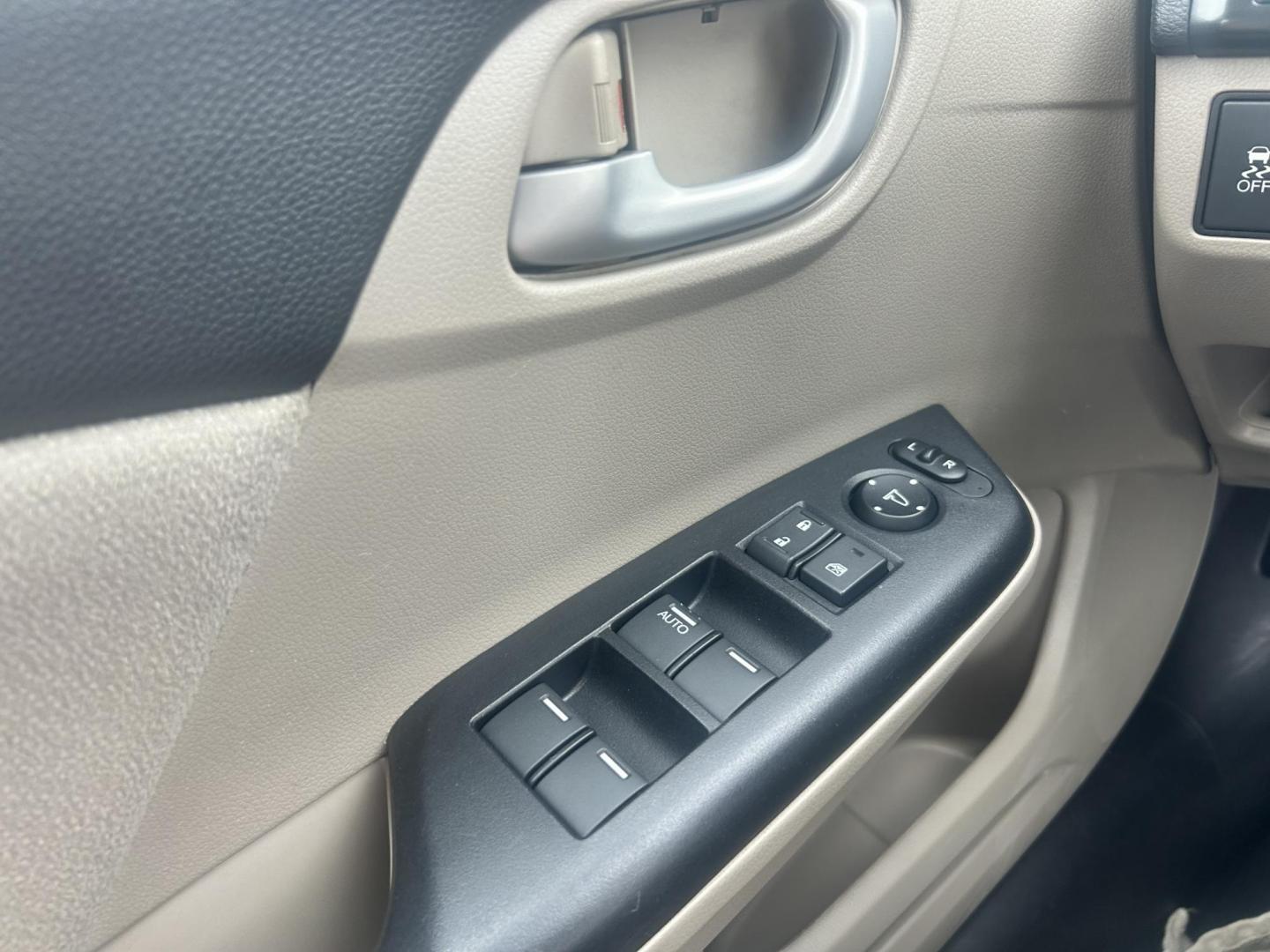 2013 White /Gray Honda Civic (19XFB5F53DE) with an 1.8L L4 SOHC 16V CNG engine, 5A transmission, located at 17760 Hwy 62, Morris, OK, 74445, (918) 733-4887, 35.609104, -95.877060 - 2013 HONDA CIVIC DEDICATED CNG (RUNS ONLY ON COMPRESSED NATURAL GAS) HAS A 1.8L 4 CYLINDER ENGINE AND IS 2WD. FEATURES MANUAL SEATS, POWER LOCKS, POWER MIRRORS, POWER WINDOWS. HAS AM/FM RADIO, CD PLAYER, AUX PORT, CRUISE CONTROL, MULTI-FUNCTION STEERING WHEEL CONTROL, AND TRACTION CONTROL. ONLY 53,4 - Photo#9