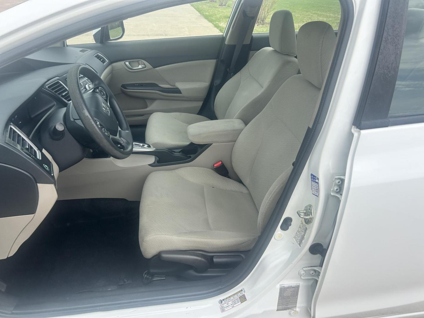 2013 White /Gray Honda Civic (19XFB5F53DE) with an 1.8L L4 SOHC 16V CNG engine, 5A transmission, located at 17760 Hwy 62, Morris, OK, 74445, (918) 733-4887, 35.609104, -95.877060 - 2013 HONDA CIVIC DEDICATED CNG (RUNS ONLY ON COMPRESSED NATURAL GAS) HAS A 1.8L 4 CYLINDER ENGINE AND IS 2WD. FEATURES MANUAL SEATS, POWER LOCKS, POWER MIRRORS, POWER WINDOWS. HAS AM/FM RADIO, CD PLAYER, AUX PORT, CRUISE CONTROL, MULTI-FUNCTION STEERING WHEEL CONTROL, AND TRACTION CONTROL. ONLY 53,4 - Photo#8