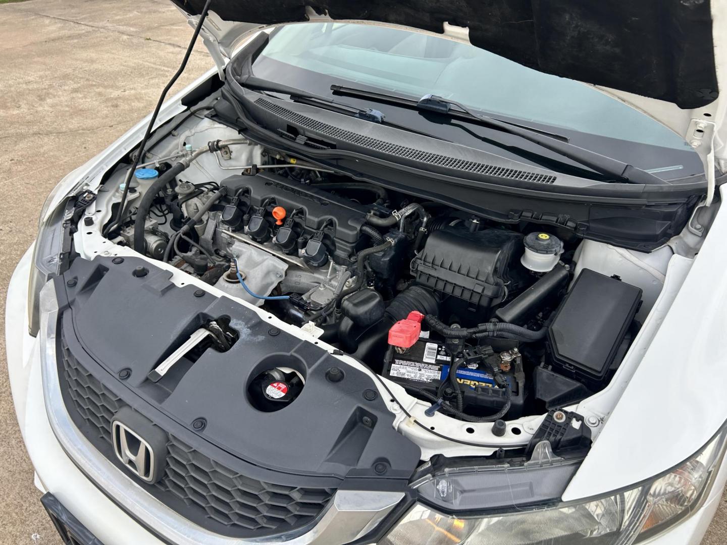 2013 White /Gray Honda Civic (19XFB5F53DE) with an 1.8L L4 SOHC 16V CNG engine, 5A transmission, located at 17760 Hwy 62, Morris, OK, 74445, (918) 733-4887, 35.609104, -95.877060 - 2013 HONDA CIVIC DEDICATED CNG (RUNS ONLY ON COMPRESSED NATURAL GAS) HAS A 1.8L 4 CYLINDER ENGINE AND IS 2WD. FEATURES MANUAL SEATS, POWER LOCKS, POWER MIRRORS, POWER WINDOWS. HAS AM/FM RADIO, CD PLAYER, AUX PORT, CRUISE CONTROL, MULTI-FUNCTION STEERING WHEEL CONTROL, AND TRACTION CONTROL. ONLY 53,4 - Photo#17