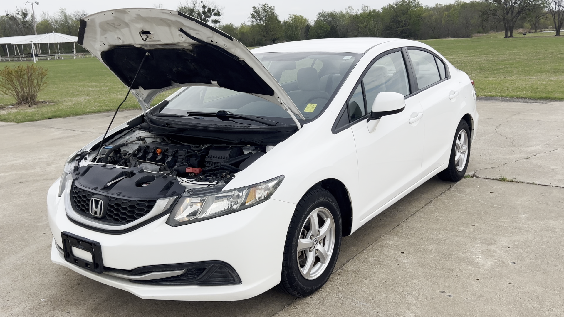 2013 White /Gray Honda Civic (19XFB5F53DE) with an 1.8L L4 SOHC 16V CNG engine, 5A transmission, located at 17760 Hwy 62, Morris, OK, 74445, (918) 733-4887, 35.609104, -95.877060 - 2013 HONDA CIVIC DEDICATED CNG (RUNS ONLY ON COMPRESSED NATURAL GAS) HAS A 1.8L 4 CYLINDER ENGINE AND IS 2WD. FEATURES MANUAL SEATS, POWER LOCKS, POWER MIRRORS, POWER WINDOWS. HAS AM/FM RADIO, CD PLAYER, AUX PORT, CRUISE CONTROL, MULTI-FUNCTION STEERING WHEEL CONTROL, AND TRACTION CONTROL. ONLY 53,4- Photo#26