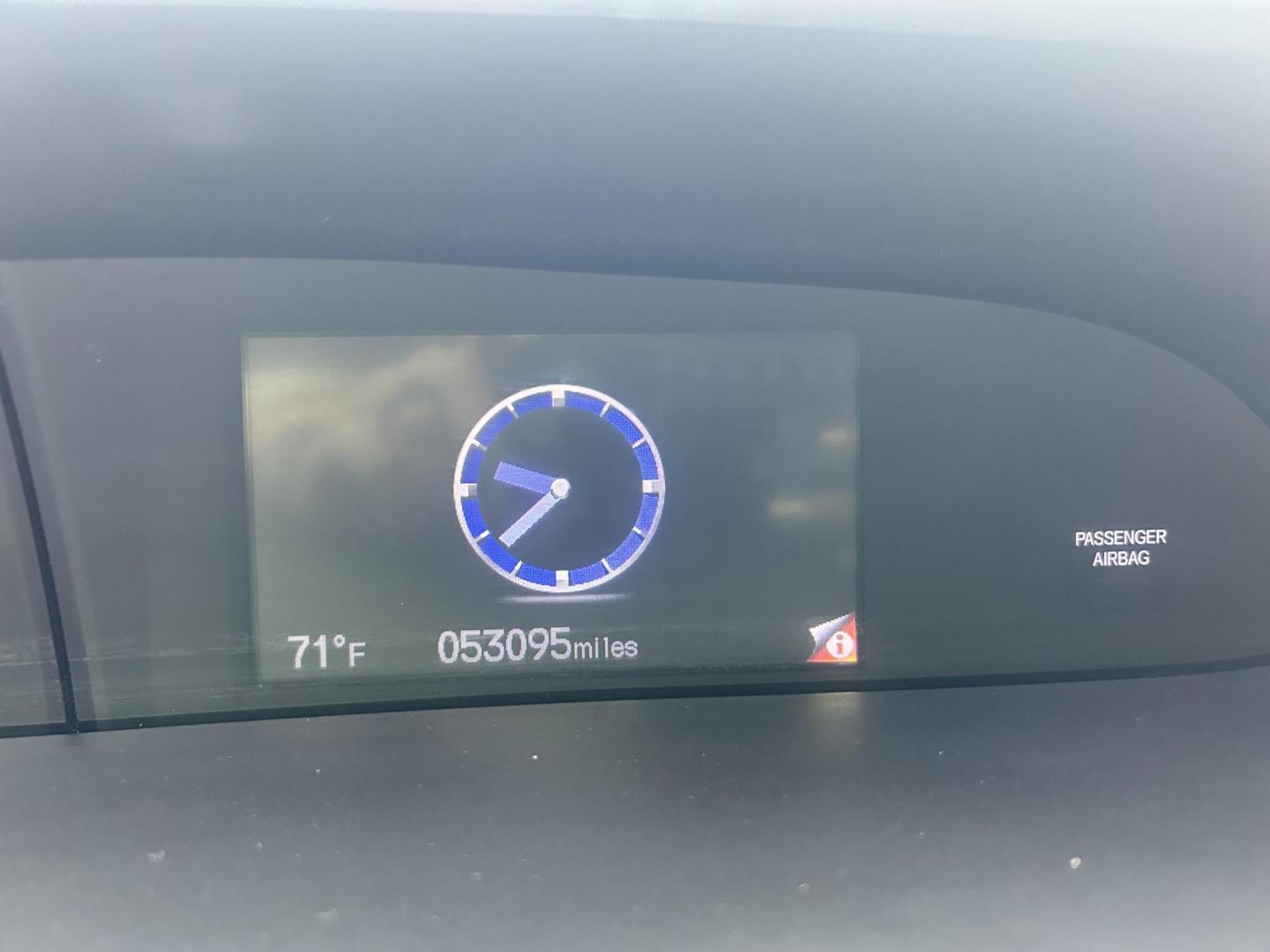 2013 White /Gray Honda Civic (19XFB5F5XDE) with an 1.8L L4 SOHC 16V CNG engine, 5A transmission, located at 17760 Hwy 62, Morris, OK, 74445, (918) 733-4887, 35.609104, -95.877060 - 2013 HONDA CIVIC DEDICATED CNG (RUNS ONLY ON COMPRESSED NATURAL GAS) HAS A 1.8L 4 CYLINDER ENGINE AND IS 2WD. FEATURES MANUAL SEATS, POWER LOCKS, POWER MIRRORS, POWER WINDOWS. HAS AM/FM RADIO, CD PLAYER, AUX PORT, CRUISE CONTROL, MULTI-FUNCTION STEERING WHEEL CONTROL, BACKUP CAMERA AND TRACTION CON - Photo#10