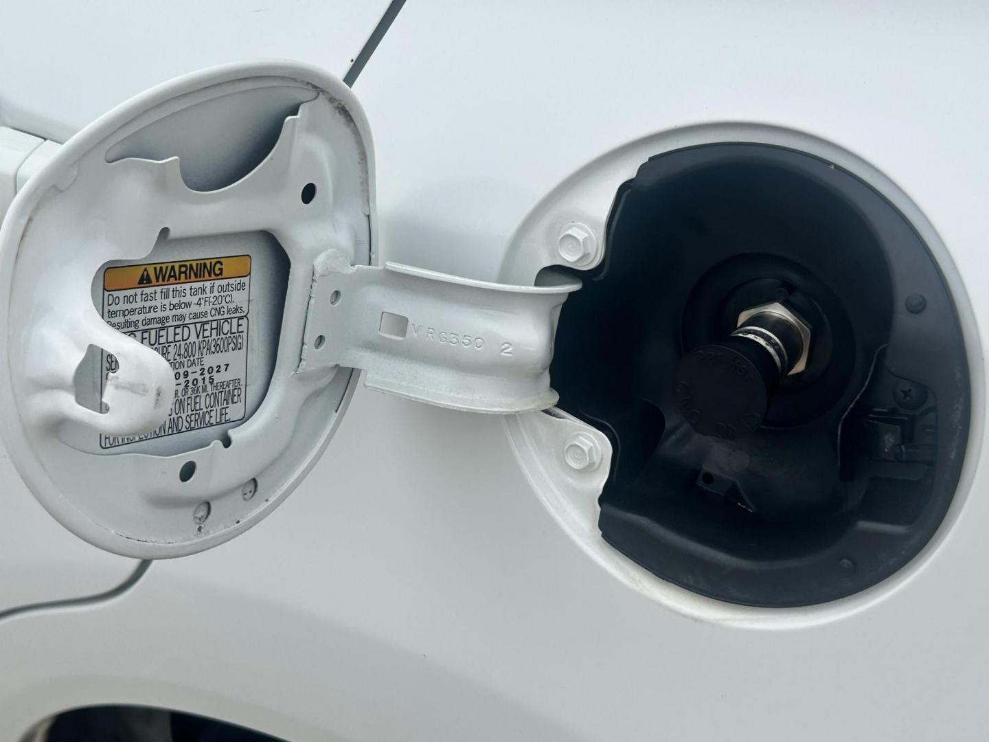 2013 White /Gray Honda Civic (19XFB5F5XDE) with an 1.8L L4 SOHC 16V CNG engine, 5A transmission, located at 17760 Hwy 62, Morris, OK, 74445, (918) 733-4887, 35.609104, -95.877060 - 2013 HONDA CIVIC DEDICATED CNG (RUNS ONLY ON COMPRESSED NATURAL GAS) HAS A 1.8L 4 CYLINDER ENGINE AND IS 2WD. FEATURES MANUAL SEATS, POWER LOCKS, POWER MIRRORS, POWER WINDOWS. HAS AM/FM RADIO, CD PLAYER, AUX PORT, CRUISE CONTROL, MULTI-FUNCTION STEERING WHEEL CONTROL, BACKUP CAMERA AND TRACTION CON - Photo#14