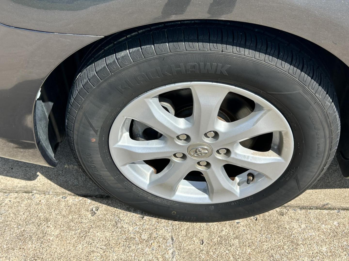 2011 Silver /GRAY Toyota Camry LE (4T4BF3EK2BR) with an 2.5L L4 DOHC 16V engine, 6-Speed Automatic transmission, located at 17760 Hwy 62, Morris, OK, 74445, (918) 733-4887, 35.609104, -95.877060 - 2011 TOYOTA CAMRY LE WITH 2.5L 4 CYLINDER ENGINE. THIS FEATURES KEYLESS ENTRY, CLOTH INTERIOR, POWER DRIVER SEAT, MANUAL PASSENGER SEAT, POWER WINDOWS, POWER LOCKS, AM/FM RADIO, CD PLAYER, AUXILIARY PORT, CRUISE CONTROL, AND TRACTION CONTROL. ONLY HAS 143,089 MILES AND BLACK HAWK 215/60R16 TIRES. - Photo#19