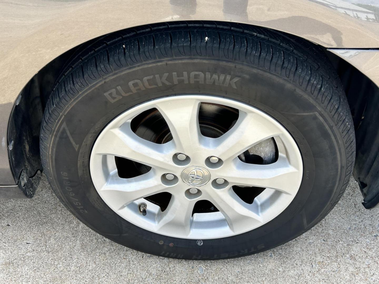 2011 Silver /GRAY Toyota Camry LE (4T4BF3EK2BR) with an 2.5L L4 DOHC 16V engine, 6-Speed Automatic transmission, located at 17760 Hwy 62, Morris, OK, 74445, (918) 733-4887, 35.609104, -95.877060 - 2011 TOYOTA CAMRY LE WITH 2.5L 4 CYLINDER ENGINE. THIS FEATURES KEYLESS ENTRY, CLOTH INTERIOR, POWER DRIVER SEAT, MANUAL PASSENGER SEAT, POWER WINDOWS, POWER LOCKS, AM/FM RADIO, CD PLAYER, AUXILIARY PORT, CRUISE CONTROL, AND TRACTION CONTROL. ONLY HAS 143,089 MILES AND BLACK HAWK 215/60R16 TIRES. - Photo#20