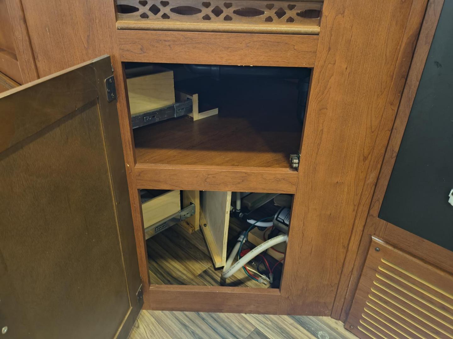 2015 White /BROWN Forest River PUMA 31BHSS 31BHSS (4X4TPUG23FP) , located at 17760 Hwy 62, Morris, OK, 74445, 35.609104, -95.877060 - CAMPING SEASON IS RIGHT AROUND THE CORNER SO CHECK OUT THIS 2015 FOREST RIVER PUMA 31BHSS 34.5FT OVERALL WITH 15FT POWER AWNING. IN THE FRONT IS THE MASTER BEDROOM WITH A QUEEN SIZE BED, STORAGE UNDER THE BED, TWO WARDROBE CLOSETS, AND OVERHEAD CABINETS. IN THE LIVING AND KITCHEN AREA THERE IS A ENT - Photo#26