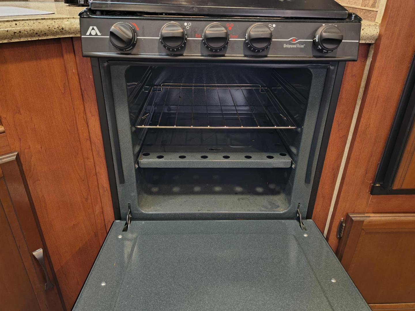 2015 White /BROWN Forest River PUMA 31BHSS 31BHSS (4X4TPUG23FP) , located at 17760 Hwy 62, Morris, OK, 74445, 35.609104, -95.877060 - CAMPING SEASON IS RIGHT AROUND THE CORNER SO CHECK OUT THIS 2015 FOREST RIVER PUMA 31BHSS 34.5FT OVERALL WITH 15FT POWER AWNING. IN THE FRONT IS THE MASTER BEDROOM WITH A QUEEN SIZE BED, STORAGE UNDER THE BED, TWO WARDROBE CLOSETS, AND OVERHEAD CABINETS. IN THE LIVING AND KITCHEN AREA THERE IS A ENT - Photo#28