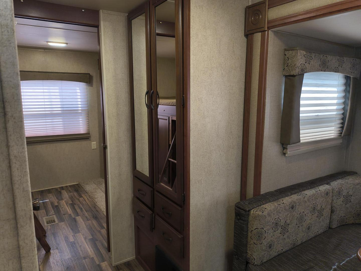 2015 White /BROWN Forest River PUMA 31BHSS 31BHSS (4X4TPUG23FP) , located at 17760 Hwy 62, Morris, OK, 74445, 35.609104, -95.877060 - CAMPING SEASON IS RIGHT AROUND THE CORNER SO CHECK OUT THIS 2015 FOREST RIVER PUMA 31BHSS 34.5FT OVERALL WITH 15FT POWER AWNING. IN THE FRONT IS THE MASTER BEDROOM WITH A QUEEN SIZE BED, STORAGE UNDER THE BED, TWO WARDROBE CLOSETS, AND OVERHEAD CABINETS. IN THE LIVING AND KITCHEN AREA THERE IS A ENT - Photo#32