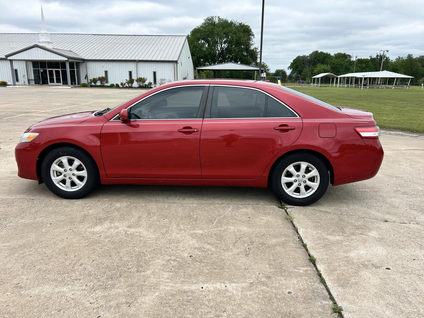 2011 RED /GRAY Toyota Camry LE (4T4BF3EK2BR) with an 2.5L L4 DOHC 16V engine, 6-Speed Automatic transmission, located at 17760 Hwy 62, Morris, OK, 74445, (918) 733-4887, 35.609104, -95.877060 - 2011 TOYOTA CAMRY LE WITH 2.5L 4 CYLINDER ENGINE. THIS FEATURES KEYLESS ENTRY, CLOTH INTERIOR, POWER DRIVER SEAT, MANUAL PASSENGER SEAT, POWER WINDOWS, POWER LOCKS, AM/FM RADIO, CD PLAYER, AUXILIARY PORT, CRUISE CONTROL, AND TRACTION CONTROL. ONLY HAS 91,152 MILES AND FIRETONE 215/65R16 TIRES. ** - Photo#7