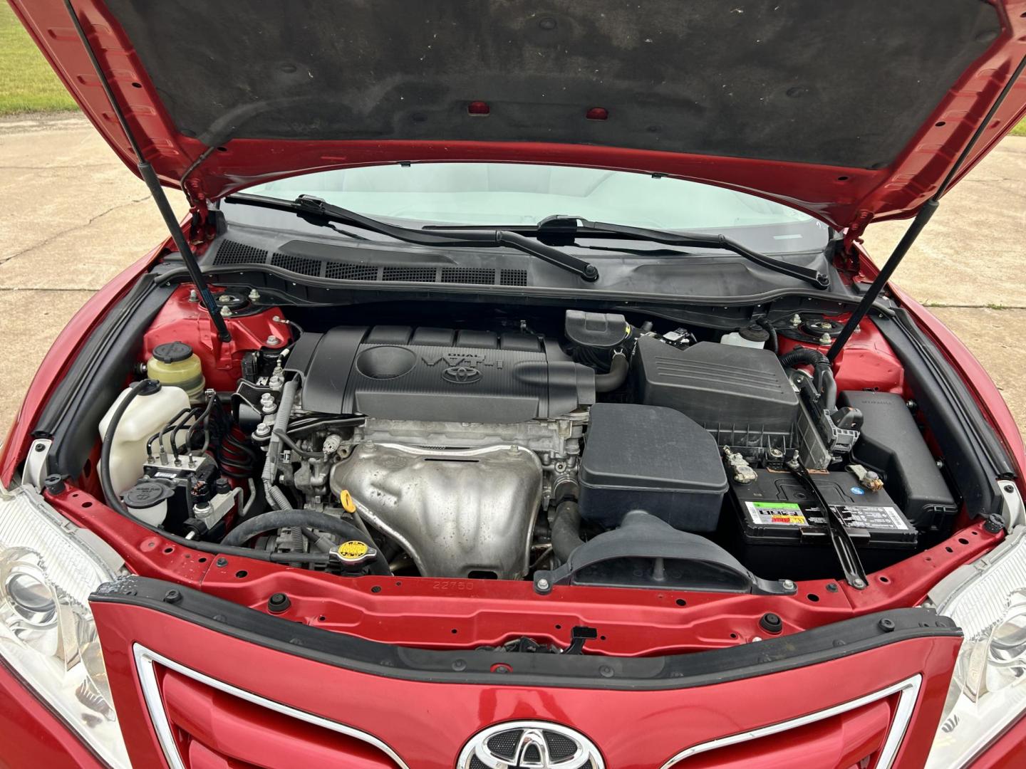 2011 RED /GRAY Toyota Camry LE (4T4BF3EK2BR) with an 2.5L L4 DOHC 16V engine, 6-Speed Automatic transmission, located at 17760 Hwy 62, Morris, OK, 74445, (918) 733-4887, 35.609104, -95.877060 - 2011 TOYOTA CAMRY LE WITH 2.5L 4 CYLINDER ENGINE. THIS FEATURES KEYLESS ENTRY, CLOTH INTERIOR, POWER DRIVER SEAT, MANUAL PASSENGER SEAT, POWER WINDOWS, POWER LOCKS, AM/FM RADIO, CD PLAYER, AUXILIARY PORT, CRUISE CONTROL, AND TRACTION CONTROL. ONLY HAS 91,152 MILES AND FIRETONE 215/65R16 TIRES. ** - Photo#14