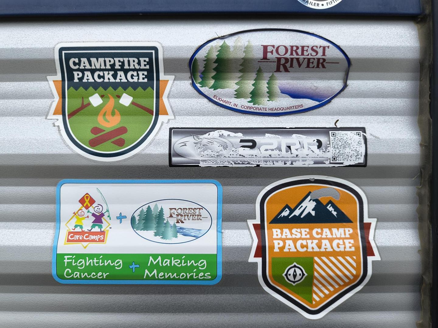 2022 Grey /Black Forest River 22RR - (4X4TCKX20NK) , located at 17760 Hwy 62, Morris, OK, 74445, 35.609104, -95.877060 - SPRING HAS SPRUNG AND SUMMER IS ON THE WAY!!! BIKERS WILL ENJOY THIS TOY HAULER. IT IS READY TO HIT THE ROAD AND ENJOY YOUR SUMMER. THIS CAMPER IS 30FT OVERALL HAS A QUEEN SIZED MASTER BED WITH A CLOSET WARDROBE ON EACH SIDE AND TV MOUNT. THE BATHROOM HAS A STANDUP ENCLOSED SHOWER WITH SINK AND VANI - Photo#9