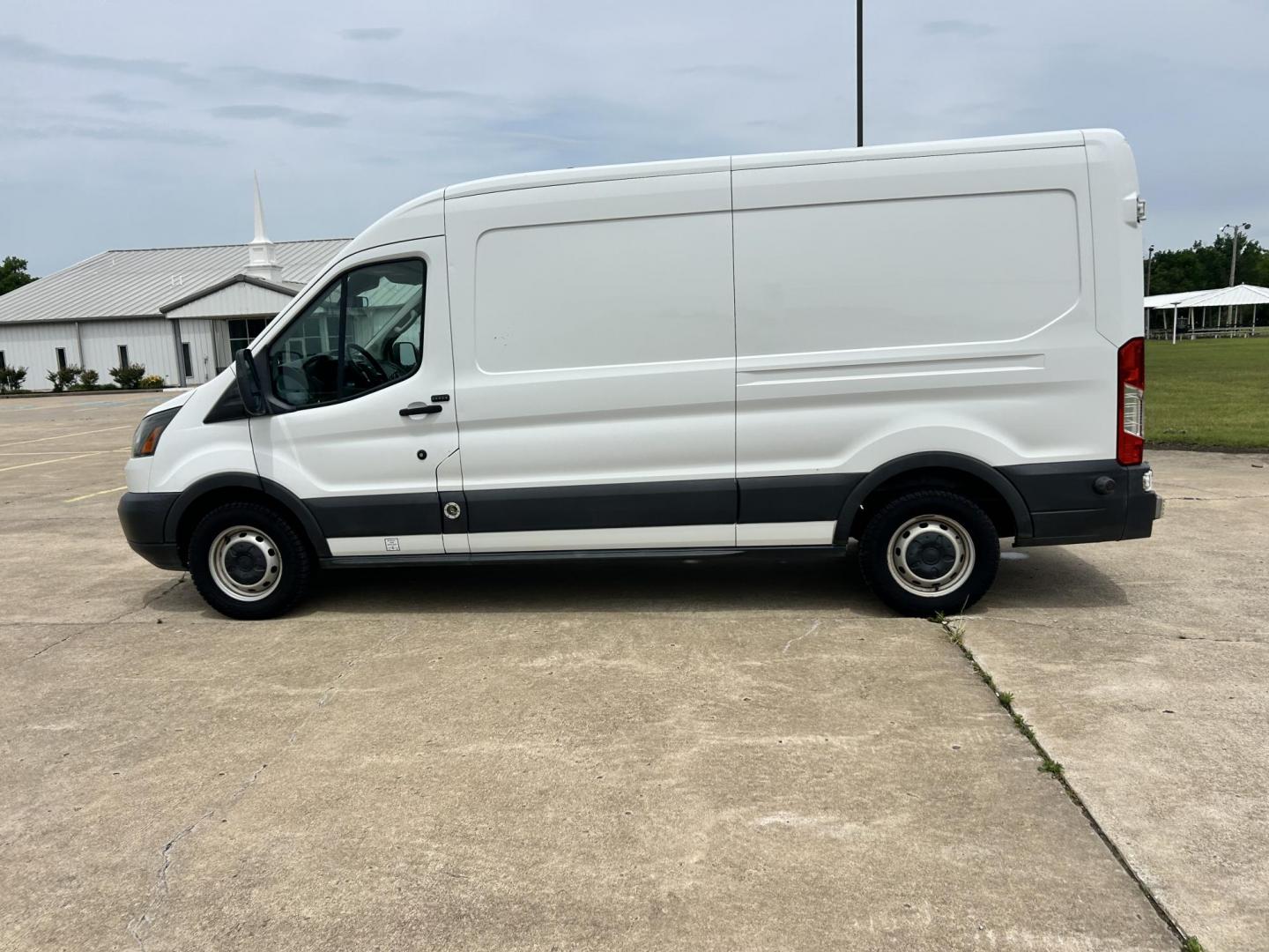 2017 White /GRAY Ford Transit 250 Van high Roof w/Sliding Pass. 148-in. WB (1FTYR2CM9HK) with an 3.7L V6 DOHC 24V engine, 6A transmission, located at 17760 Hwy 62, Morris, OK, 74445, (918) 733-4887, 35.609104, -95.877060 - 2017 FORD TRANSIT 250 HIGH TOP BI-FUEL SYSTEM RUNS ON CNG OR GASOLINE HAS THE 3.7L V6 ENIGINE. ***CLEAN TITLE*** IT FEATURES KEYLESS ENTRY, CLOTH INTERIOR, MANUAL SEATS, POWER WINDOWS, POWER LOCKS, POWER MIRRORS, CRUISE CONTROL, HANDS FREE CALLING, AM/FM RADIO, SIRIUS RADIO, BLUETOOTH RADIO, BACKUP - Photo#7