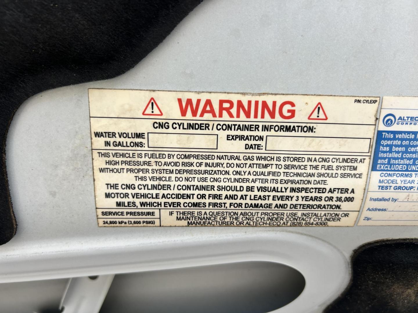 2017 White /GRAY Ford Transit 250 Van high Roof w/Sliding Pass. 148-in. WB (1FTYR2CM9HK) with an 3.7L V6 DOHC 24V engine, 6A transmission, located at 17760 Hwy 62, Morris, OK, 74445, (918) 733-4887, 35.609104, -95.877060 - 2017 FORD TRANSIT 250 HIGH TOP BI-FUEL SYSTEM RUNS ON CNG OR GASOLINE HAS THE 3.7L V6 ENIGINE. ***CLEAN TITLE*** IT FEATURES KEYLESS ENTRY, CLOTH INTERIOR, MANUAL SEATS, POWER WINDOWS, POWER LOCKS, POWER MIRRORS, CRUISE CONTROL, HANDS FREE CALLING, AM/FM RADIO, SIRIUS RADIO, BLUETOOTH RADIO, BACKUP - Photo#28
