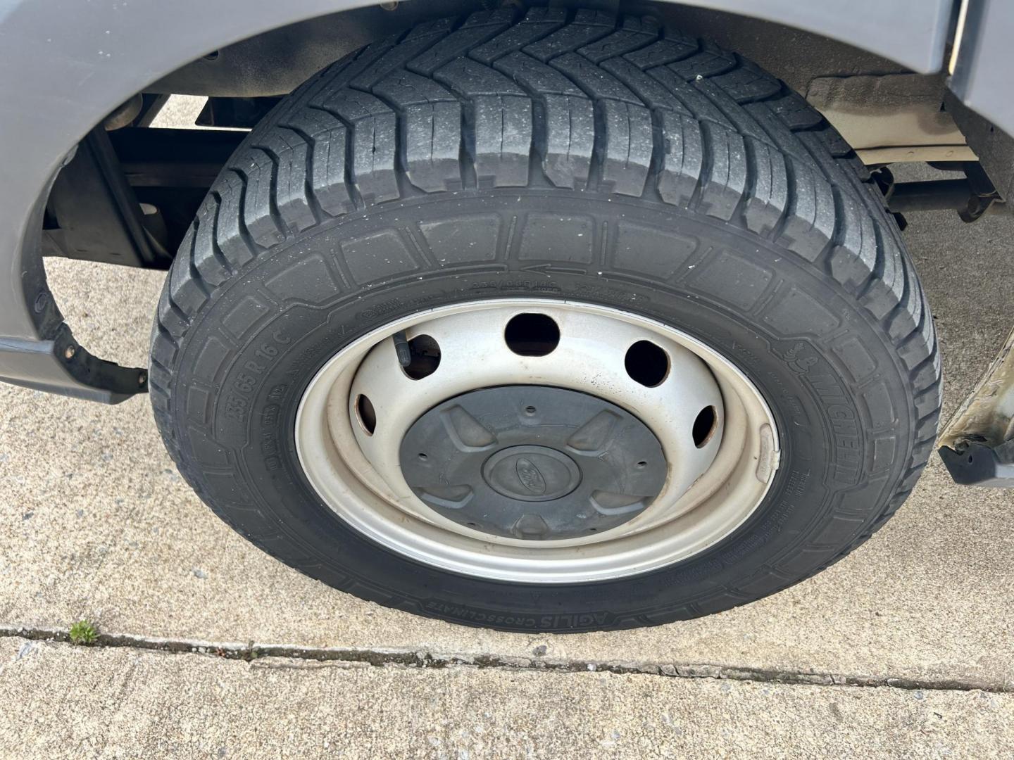 2017 White /GRAY Ford Transit 250 Van high Roof w/Sliding Pass. 148-in. WB (1FTYR2CM9HK) with an 3.7L V6 DOHC 24V engine, 6A transmission, located at 17760 Hwy 62, Morris, OK, 74445, (918) 733-4887, 35.609104, -95.877060 - 2017 FORD TRANSIT 250 HIGH TOP BI-FUEL SYSTEM RUNS ON CNG OR GASOLINE HAS THE 3.7L V6 ENIGINE. ***CLEAN TITLE*** IT FEATURES KEYLESS ENTRY, CLOTH INTERIOR, MANUAL SEATS, POWER WINDOWS, POWER LOCKS, POWER MIRRORS, CRUISE CONTROL, HANDS FREE CALLING, AM/FM RADIO, SIRIUS RADIO, BLUETOOTH RADIO, BACKUP - Photo#30