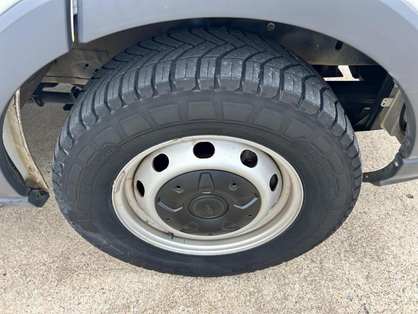 2017 White /GRAY Ford Transit 250 Van high Roof w/Sliding Pass. 148-in. WB (1FTYR2CM9HK) with an 3.7L V6 DOHC 24V engine, 6A transmission, located at 17760 Hwy 62, Morris, OK, 74445, (918) 733-4887, 35.609104, -95.877060 - 2017 FORD TRANSIT 250 HIGH TOP BI-FUEL SYSTEM RUNS ON CNG OR GASOLINE HAS THE 3.7L V6 ENIGINE. ***CLEAN TITLE*** IT FEATURES KEYLESS ENTRY, CLOTH INTERIOR, MANUAL SEATS, POWER WINDOWS, POWER LOCKS, POWER MIRRORS, CRUISE CONTROL, HANDS FREE CALLING, AM/FM RADIO, SIRIUS RADIO, BLUETOOTH RADIO, BACKUP - Photo#31